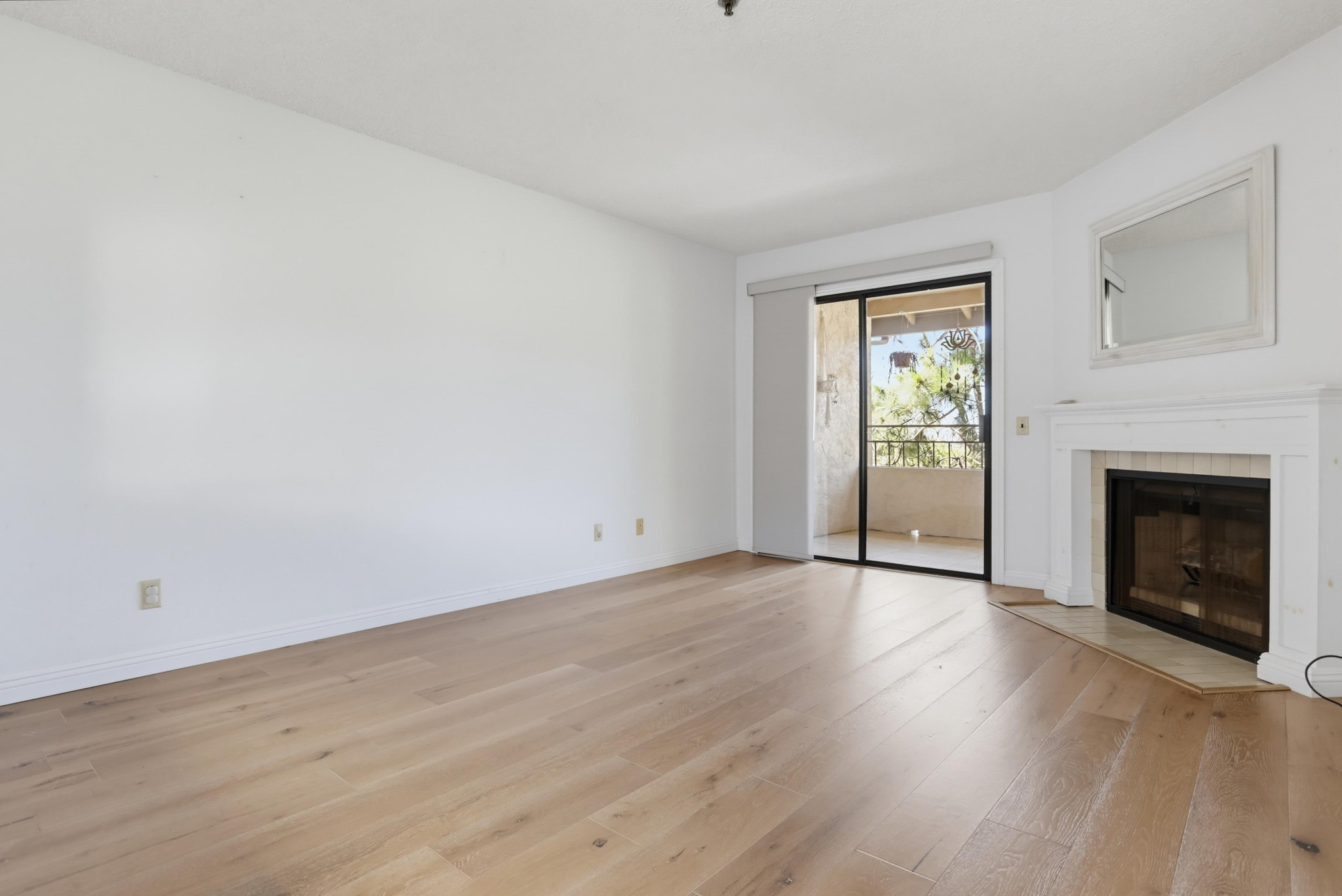 Virtual tour photo 9 of 36 for 5649 Lake Park Way