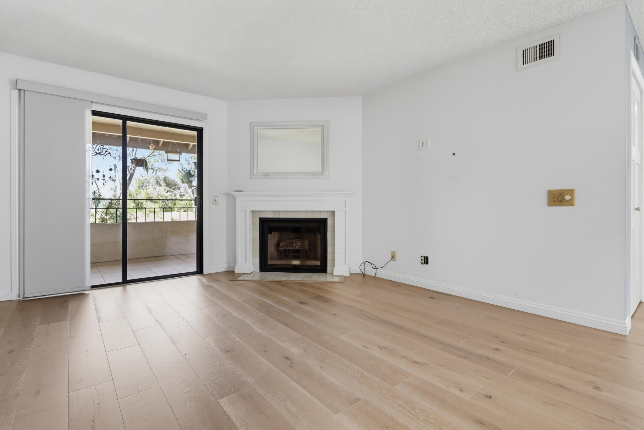 Virtual tour photo 10 of 36 for 5649 Lake Park Way