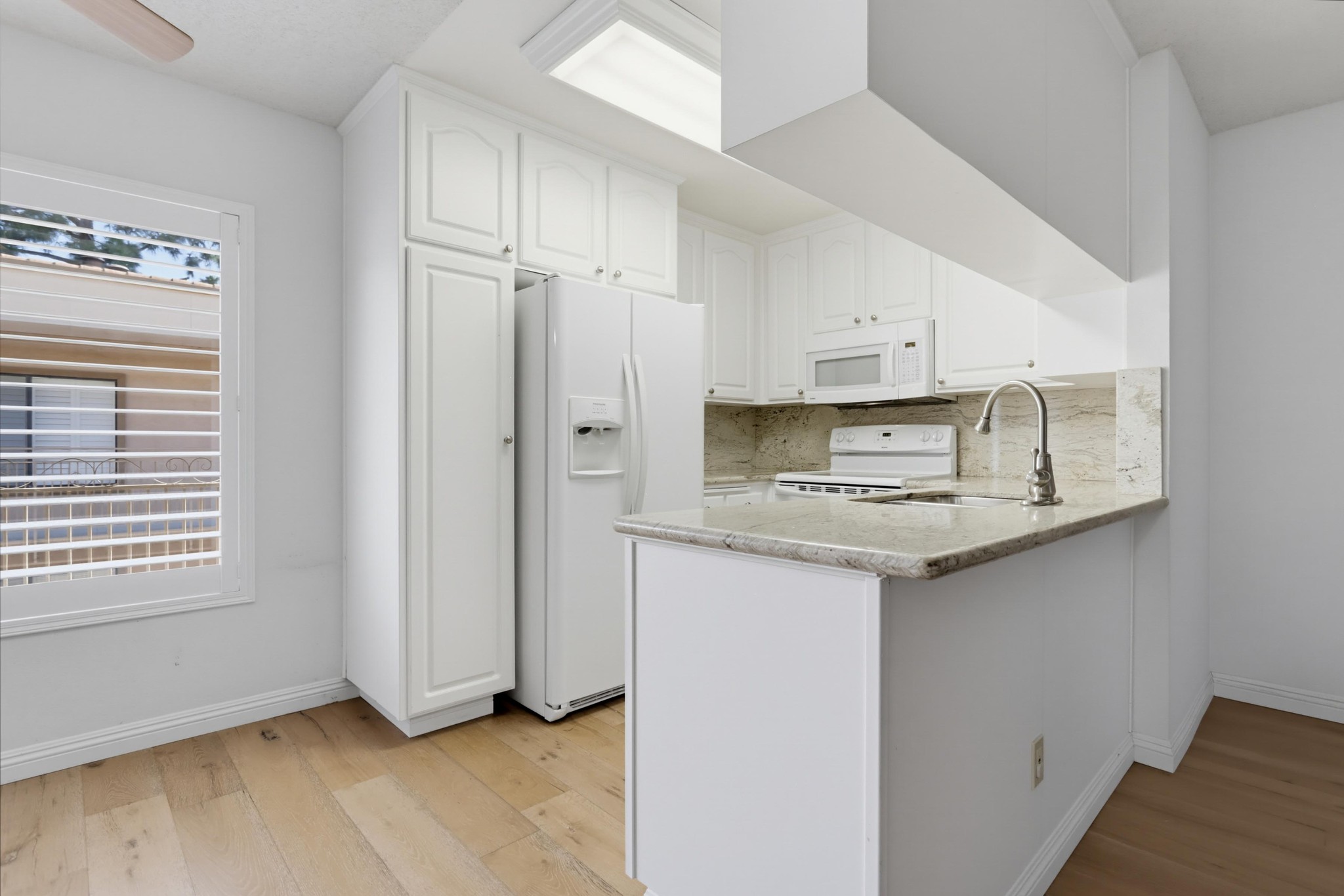 Virtual tour photo 12 of 36 for 5649 Lake Park Way