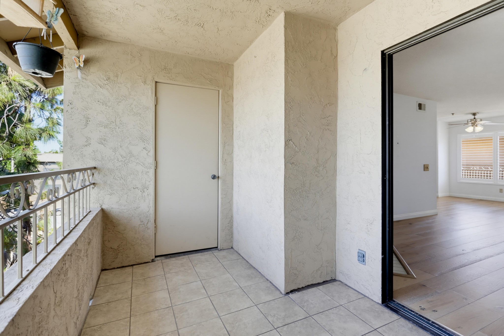 Virtual tour photo 16 of 36 for 5649 Lake Park Way
