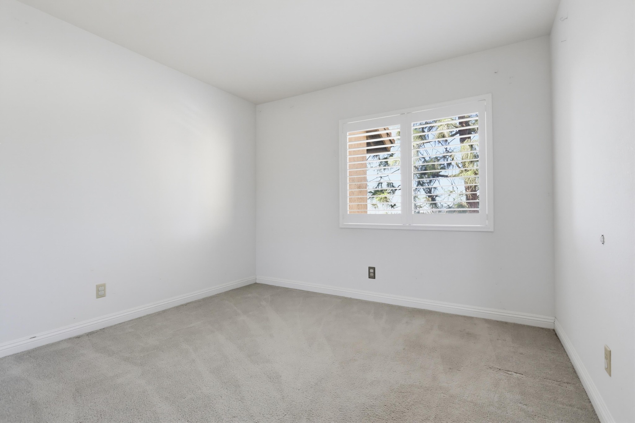 Virtual tour photo 19 of 36 for 5649 Lake Park Way