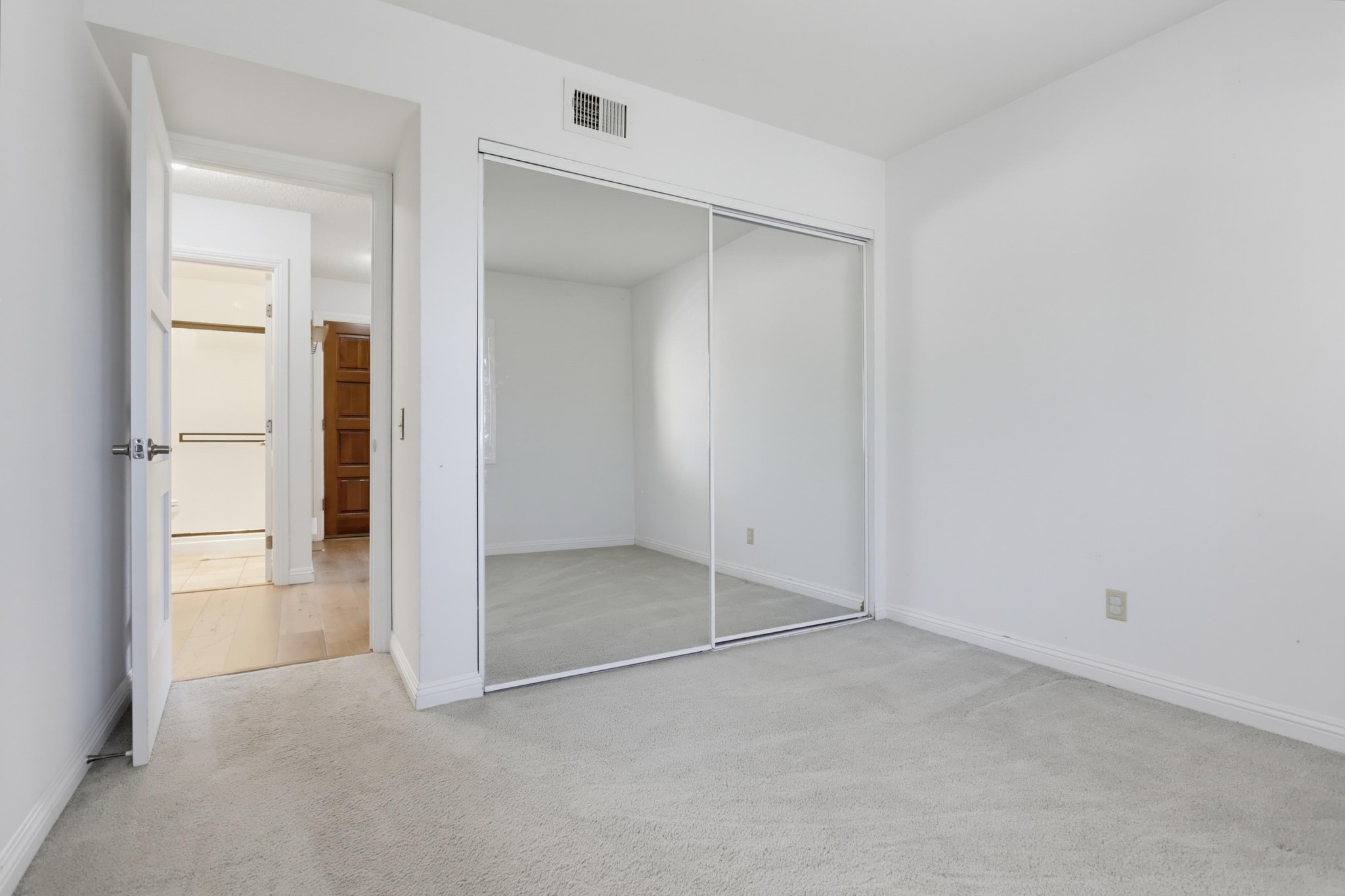 Virtual tour photo 20 of 36 for 5649 Lake Park Way
