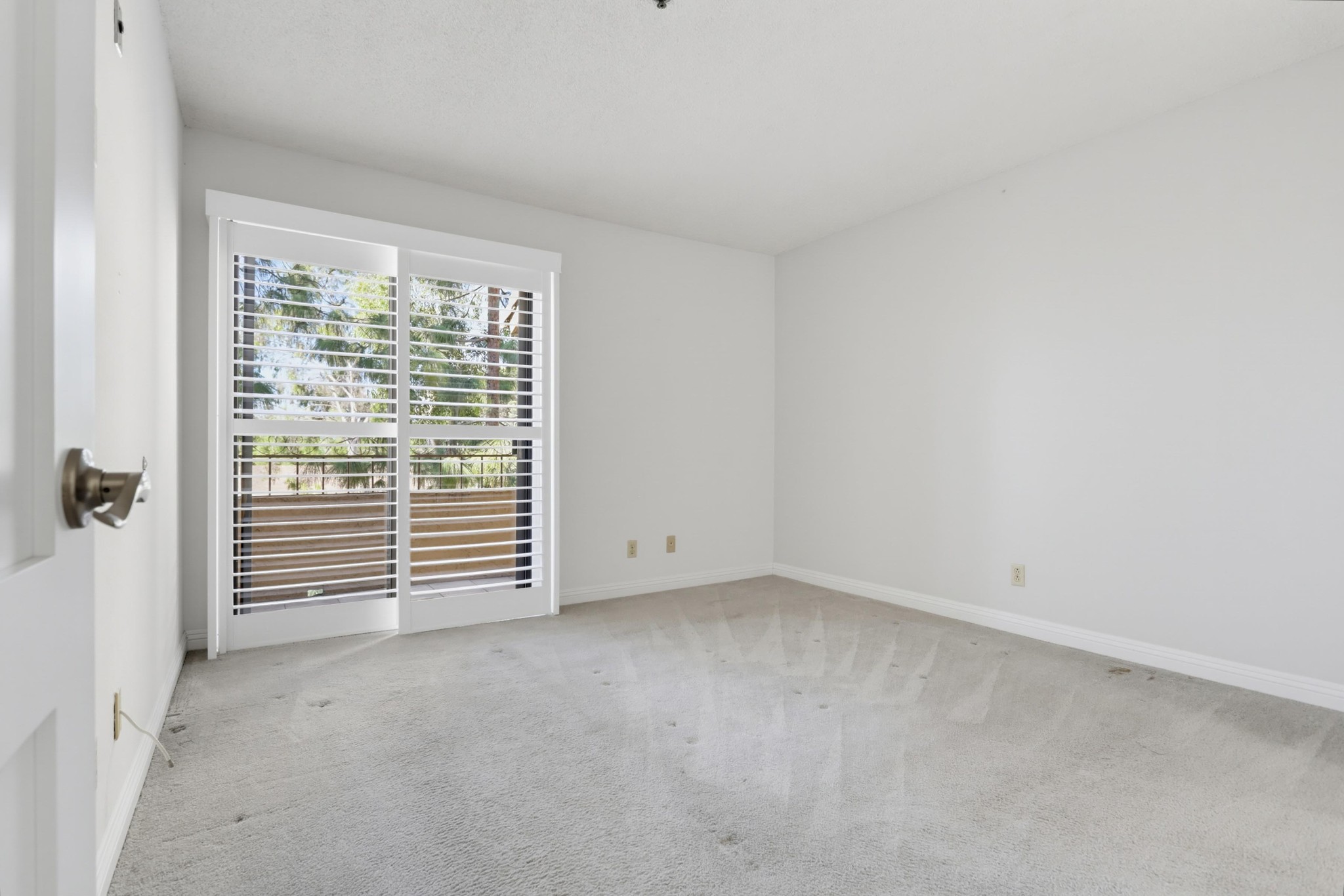 Virtual tour photo 22 of 36 for 5649 Lake Park Way