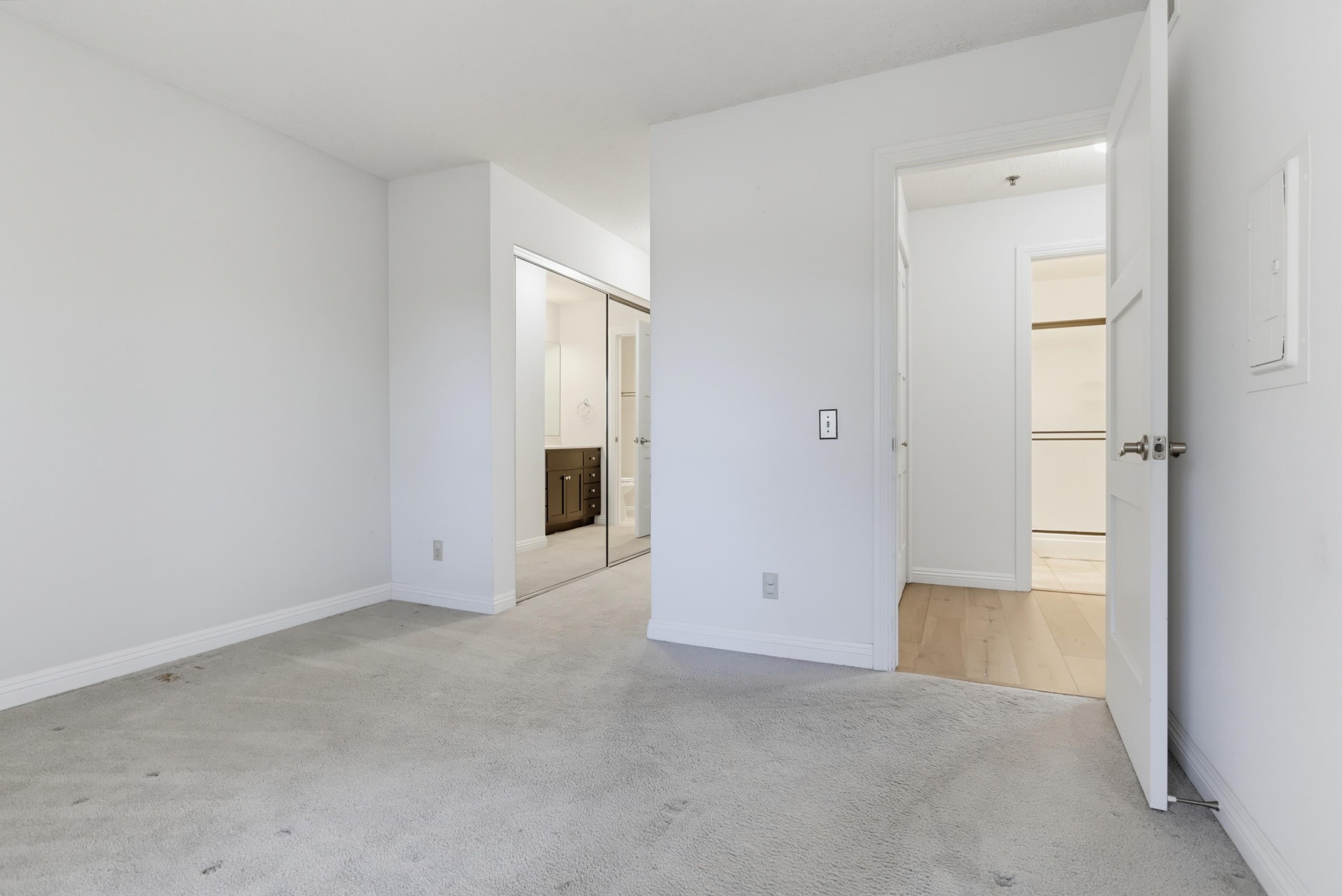 Virtual tour photo 23 of 36 for 5649 Lake Park Way