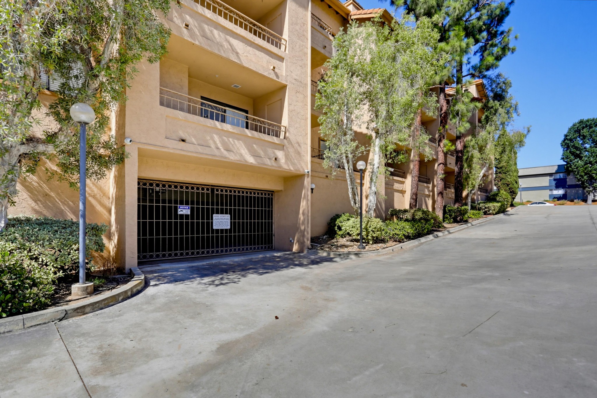 Virtual tour photo 35 of 36 for 5649 Lake Park Way