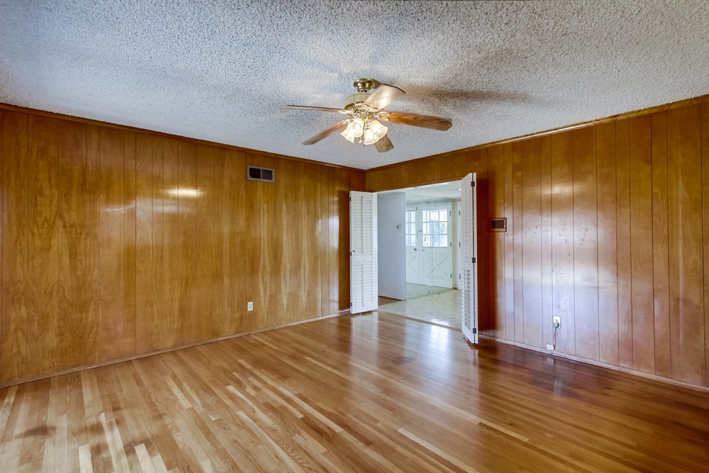 Virtual tour photo 13 of 49 for 5652 Helena Pl