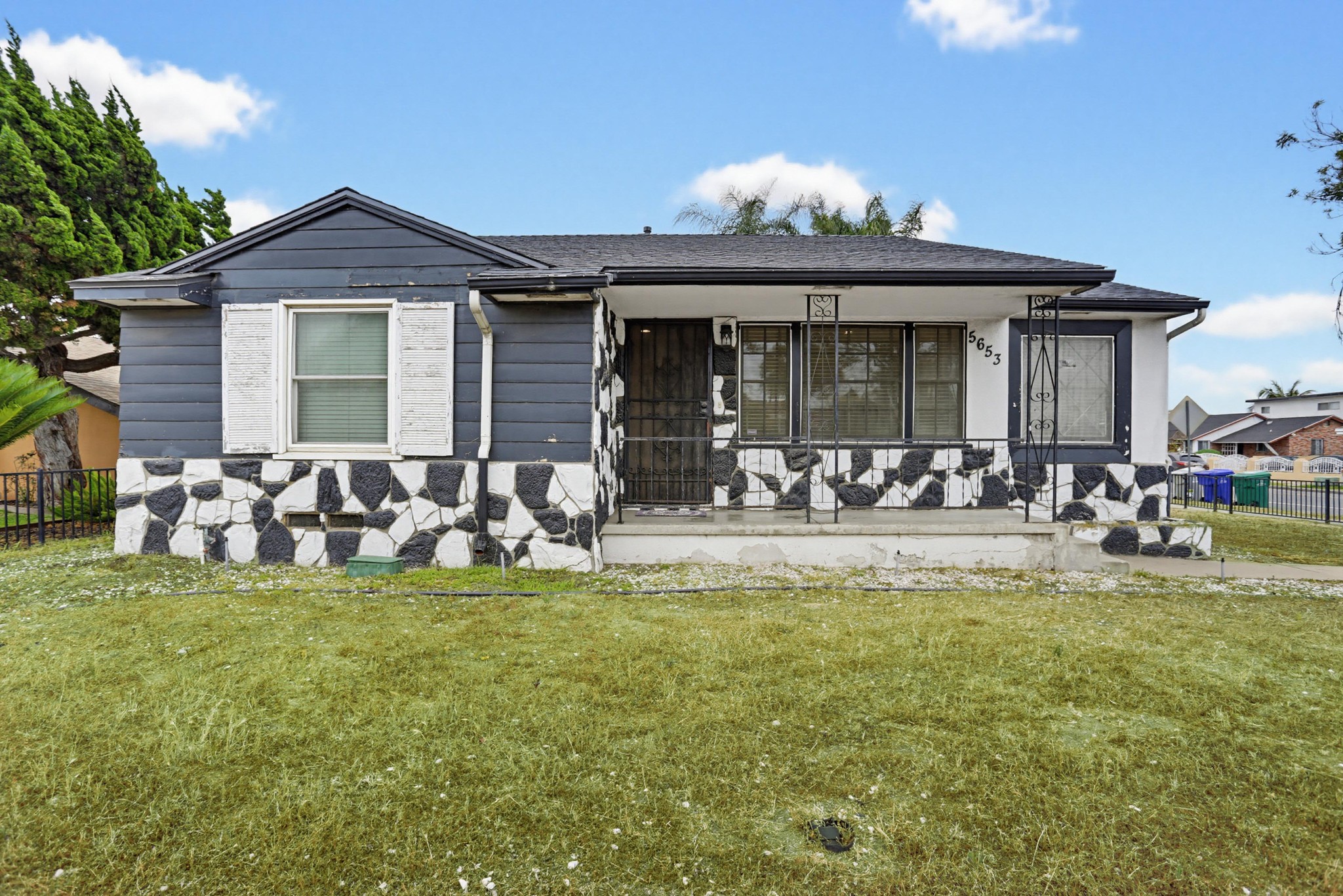 Virtual tour photo 3 of 35 for 5653 Kelton Ct