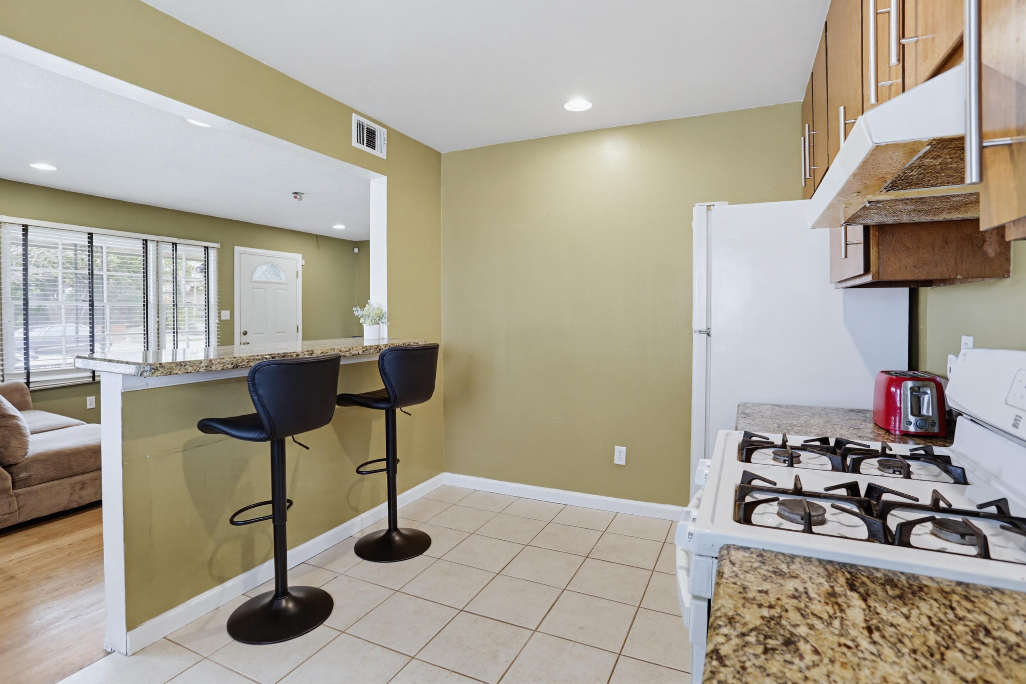 Virtual tour photo 12 of 35 for 5653 Kelton Ct
