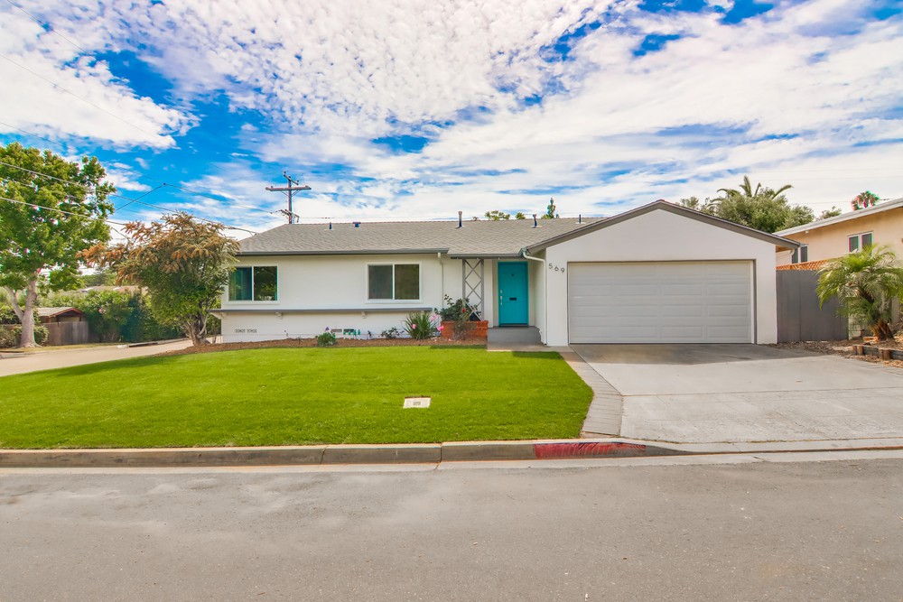 Virtual tour photo 1 of 55 for 569 Savoy St