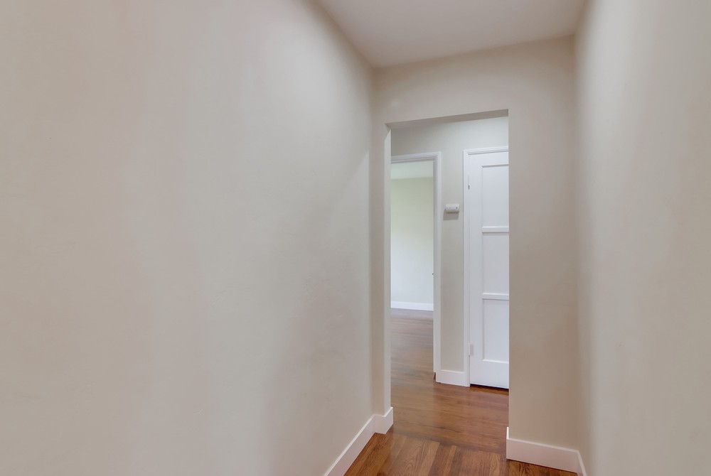 Virtual tour photo 27 of 55 for 569 Savoy St