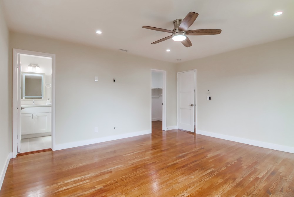 Virtual tour photo 30 of 55 for 569 Savoy St