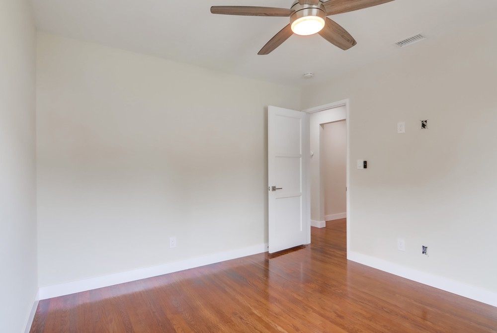 Virtual tour photo 37 of 55 for 569 Savoy St