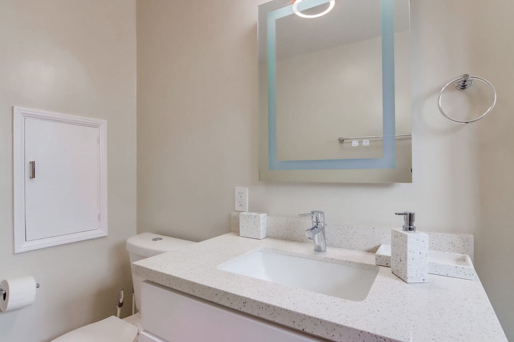 Virtual tour photo 40 of 55 for 569 Savoy St