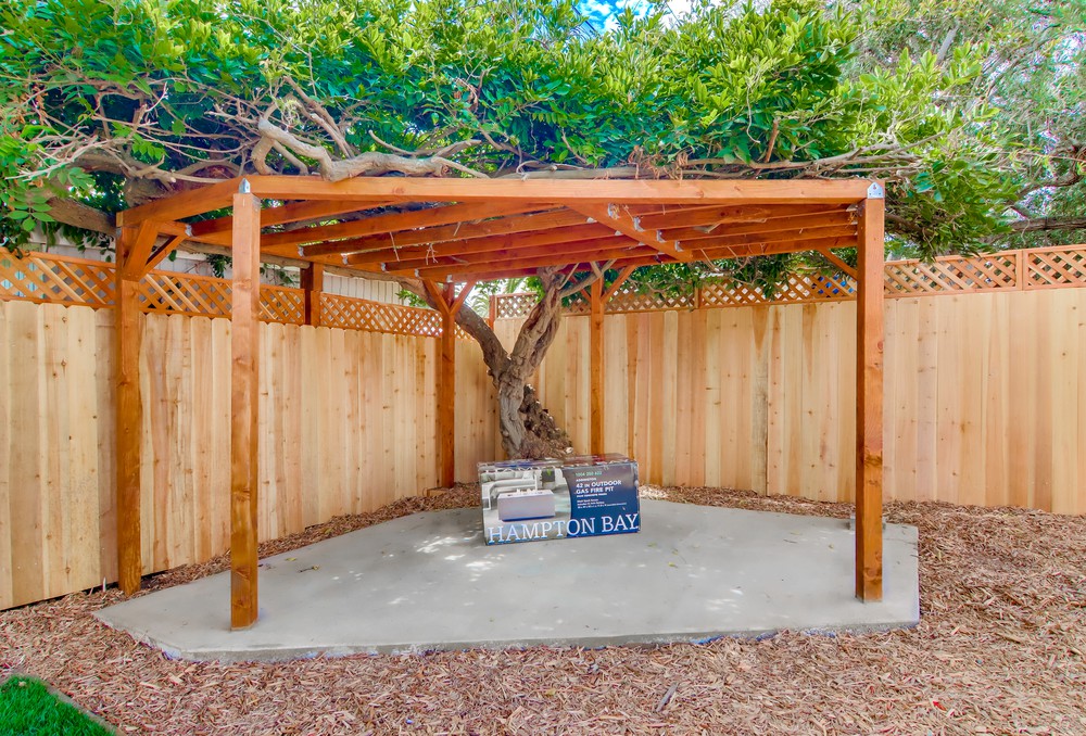Virtual tour photo 53 of 55 for 569 Savoy St