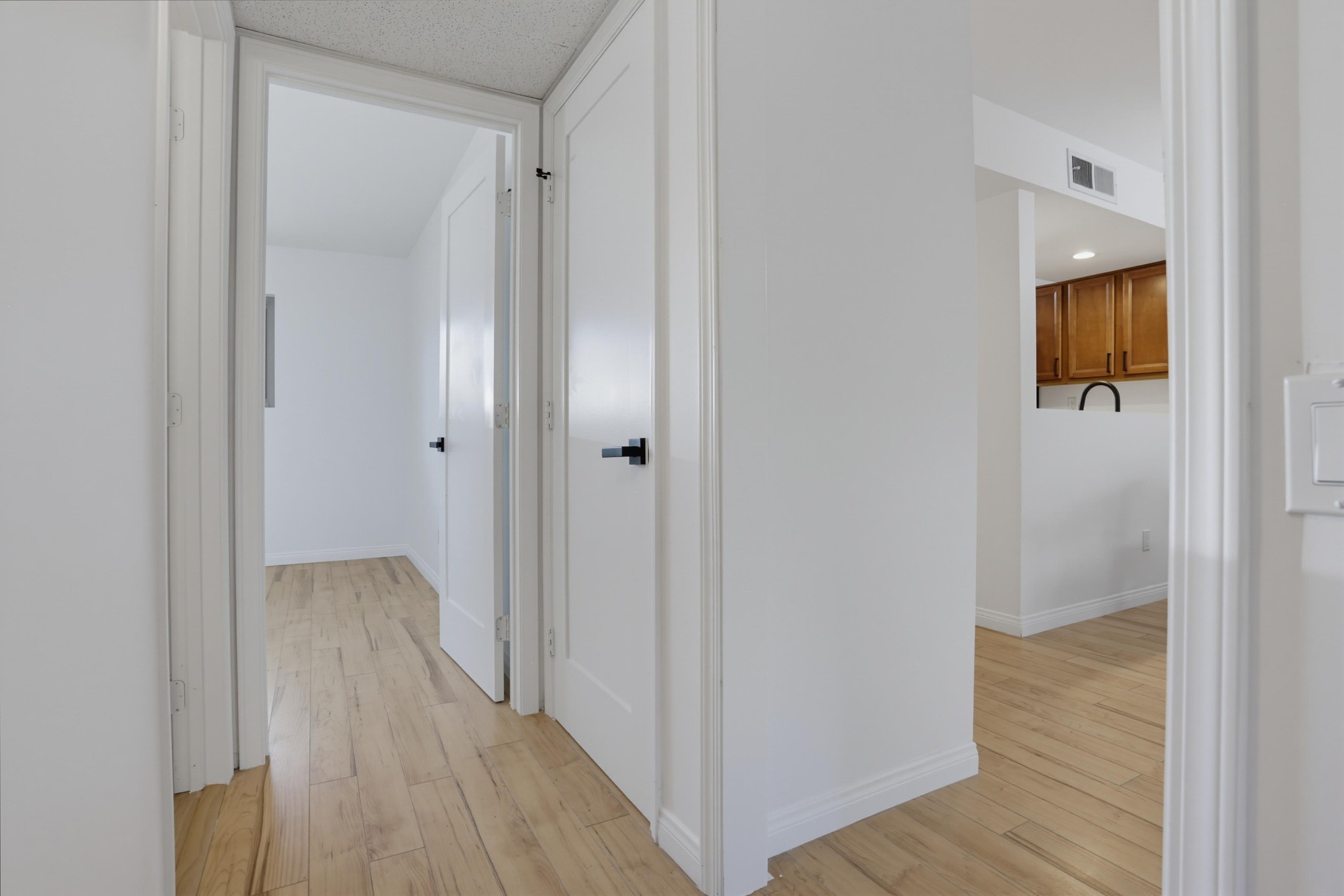 Virtual tour photo 22 of 39 for 5700 Baltimore Dr Unit 146