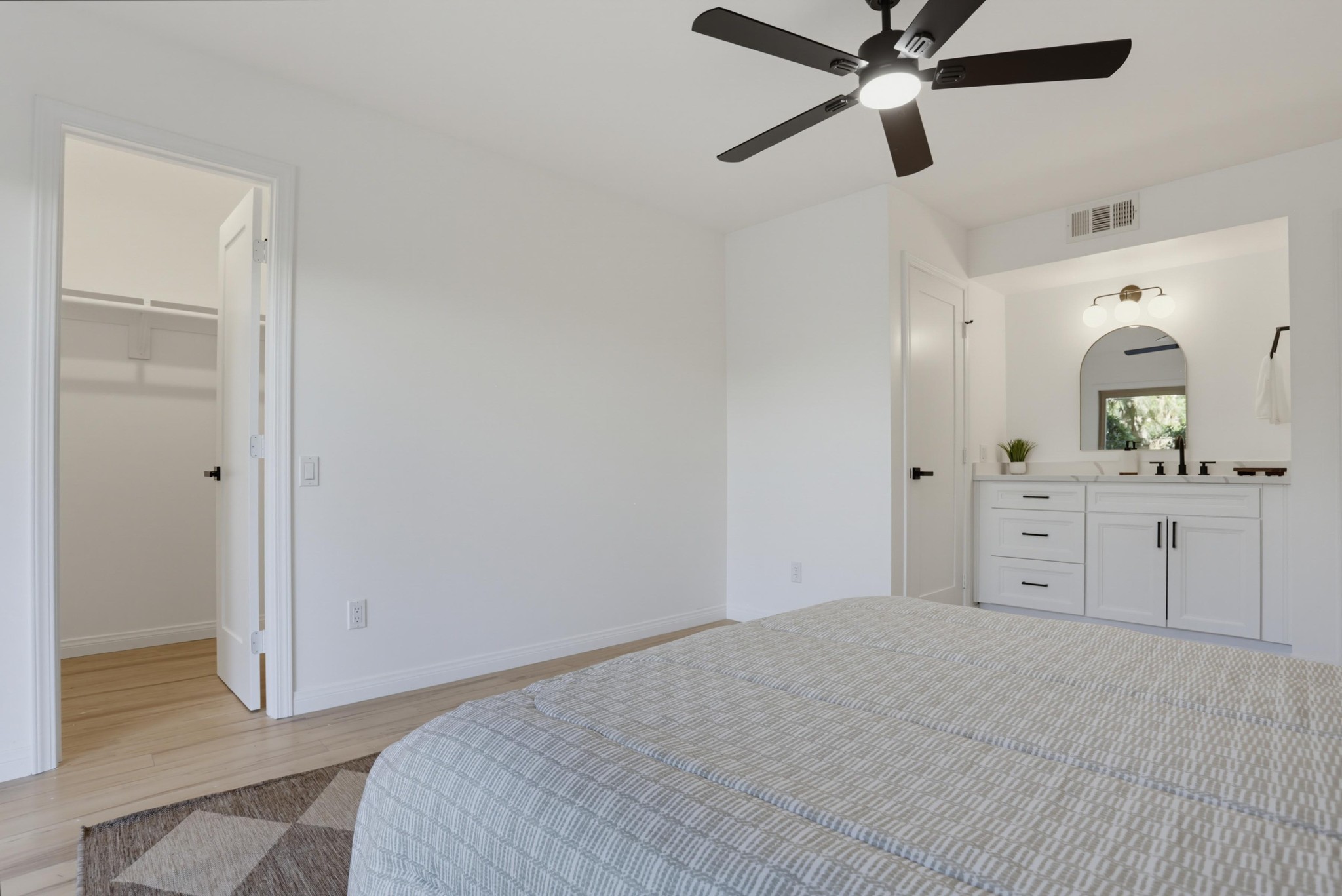 Virtual tour photo 26 of 39 for 5700 Baltimore Dr Unit 146