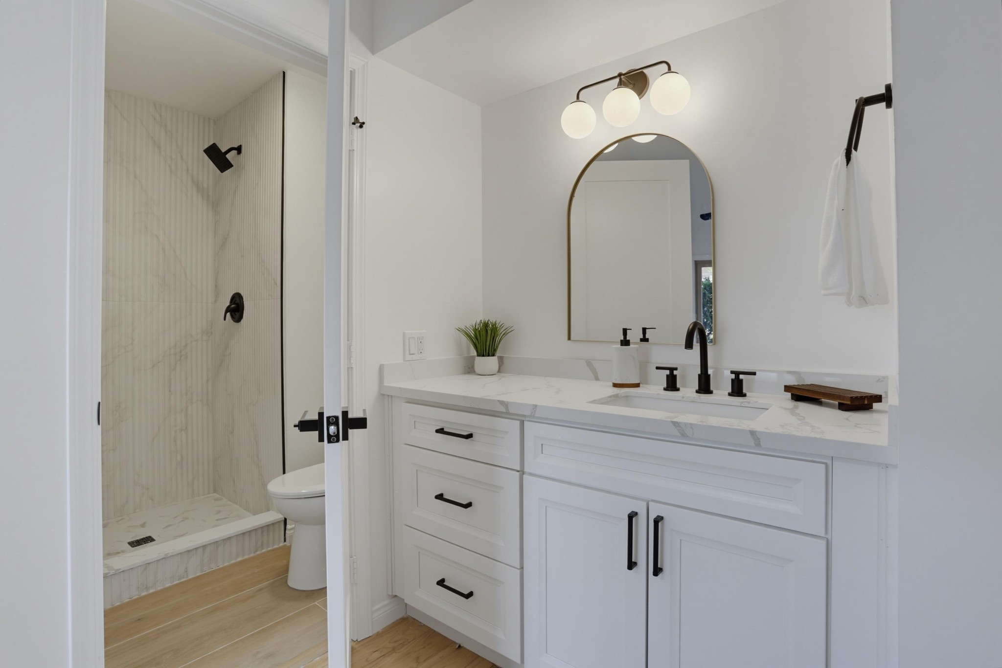 Virtual tour photo 27 of 39 for 5700 Baltimore Dr Unit 146