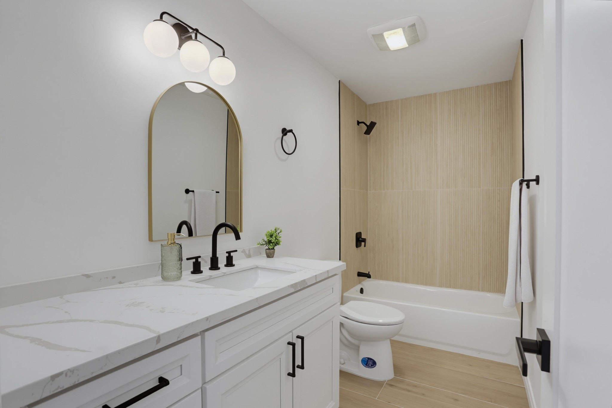 Virtual tour photo 32 of 39 for 5700 Baltimore Dr Unit 146