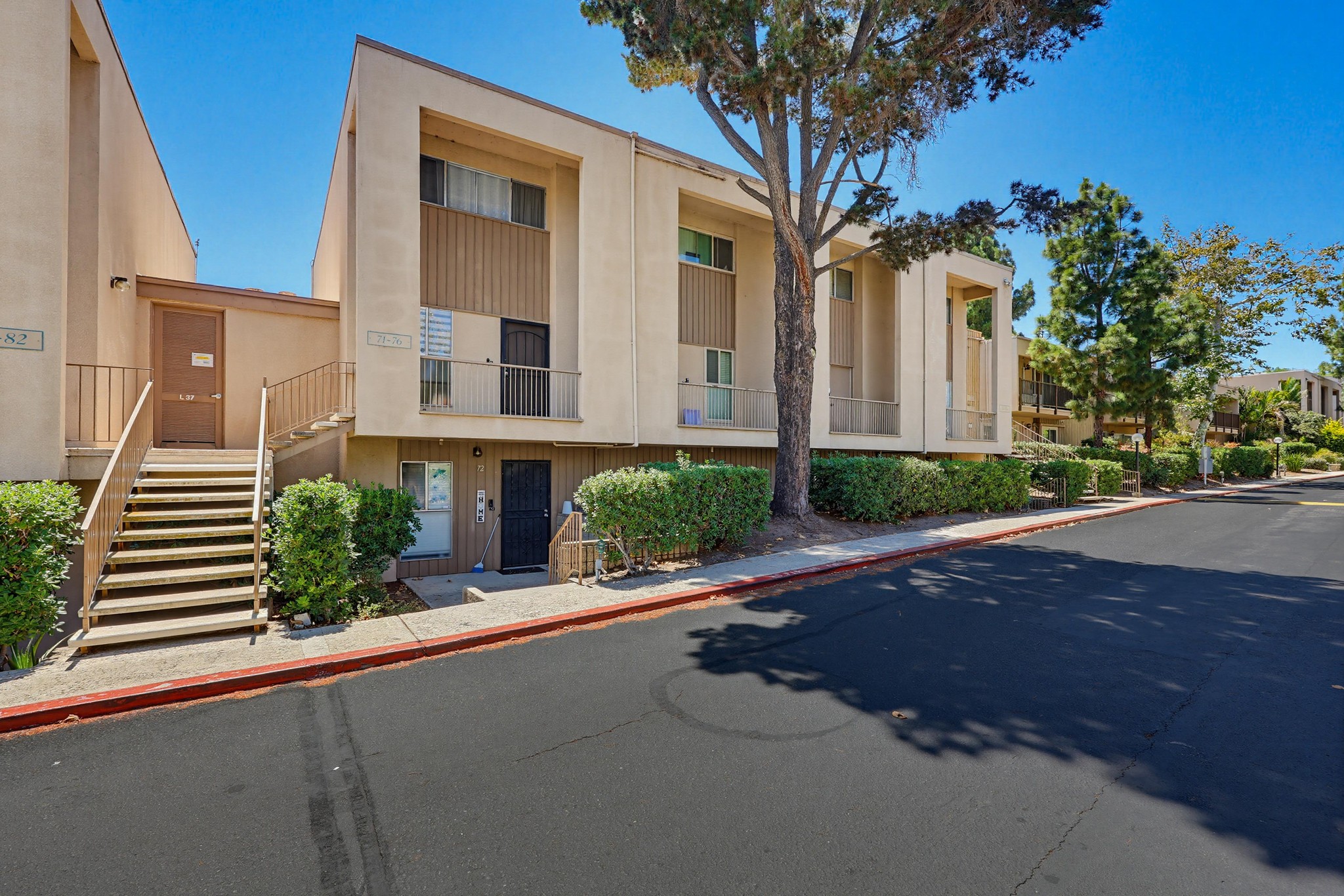 Virtual tour photo 1 of 58 for 5700 Baltimore Dr Unit 76
