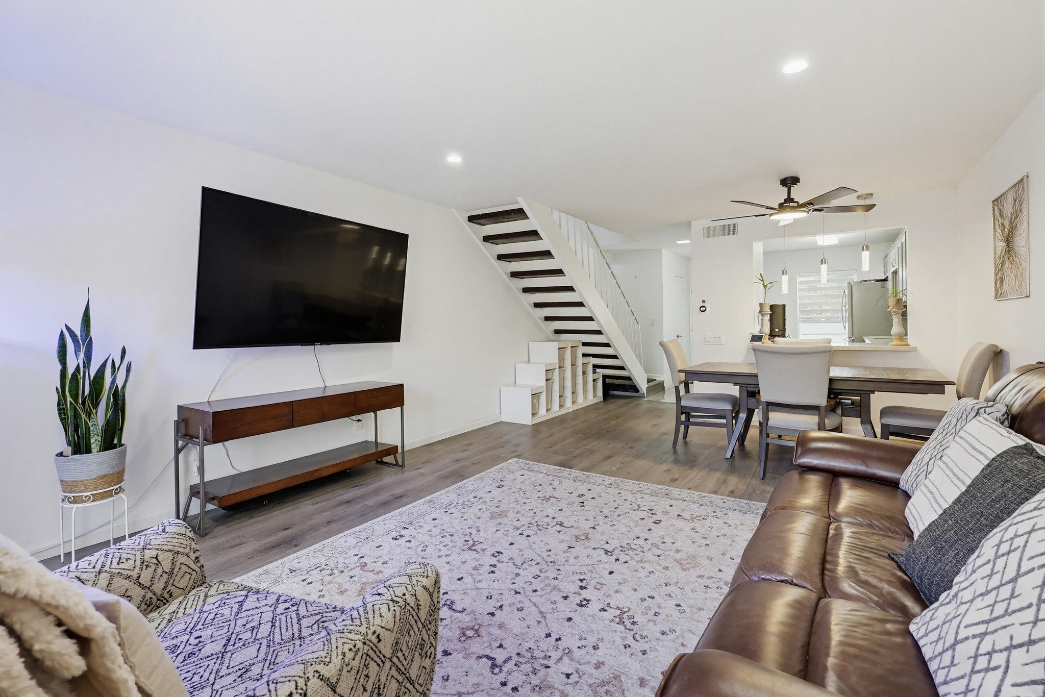 Virtual tour photo 24 of 58 for 5700 Baltimore Dr Unit 76