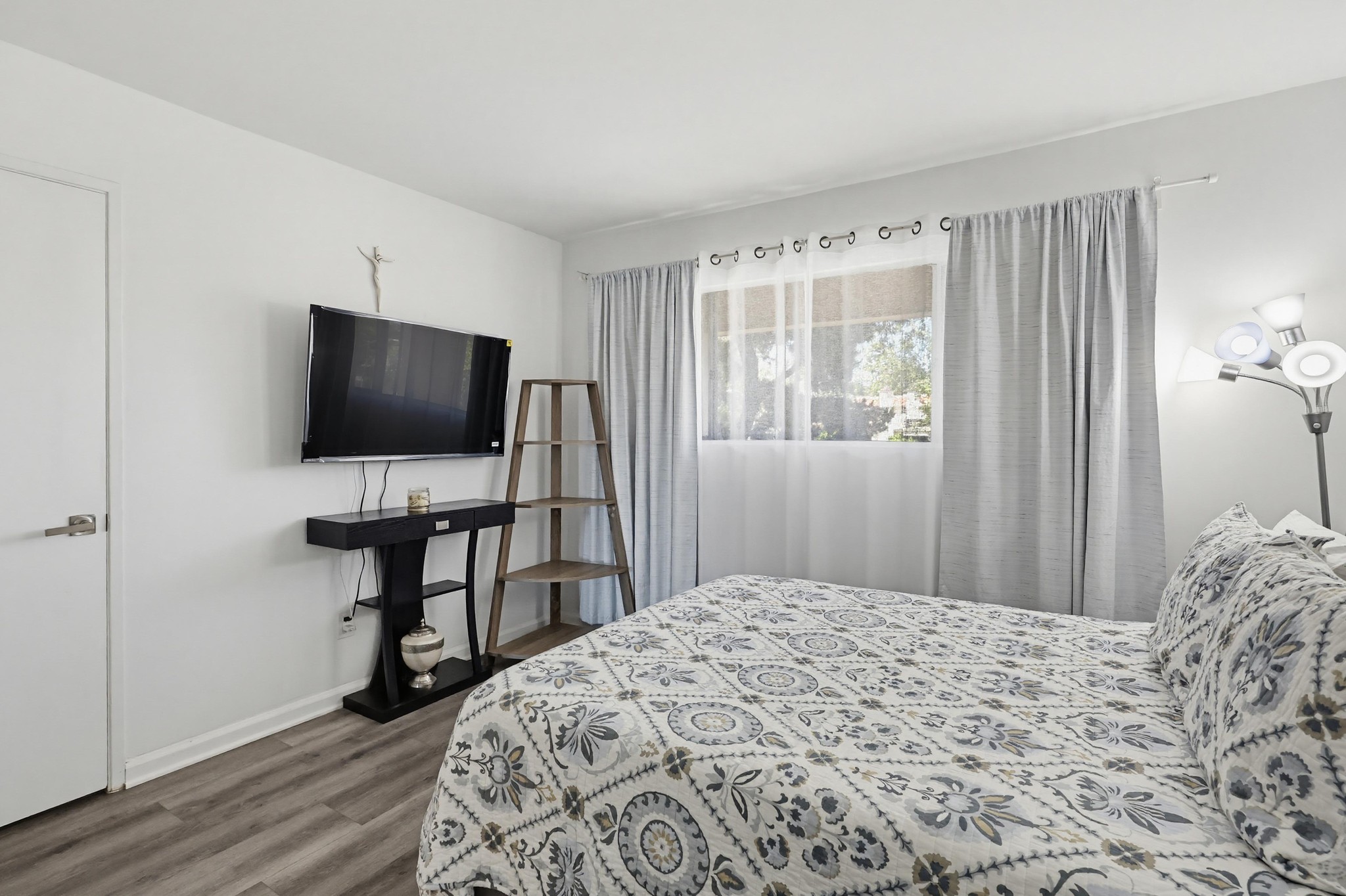 Virtual tour photo 42 of 58 for 5700 Baltimore Dr Unit 76