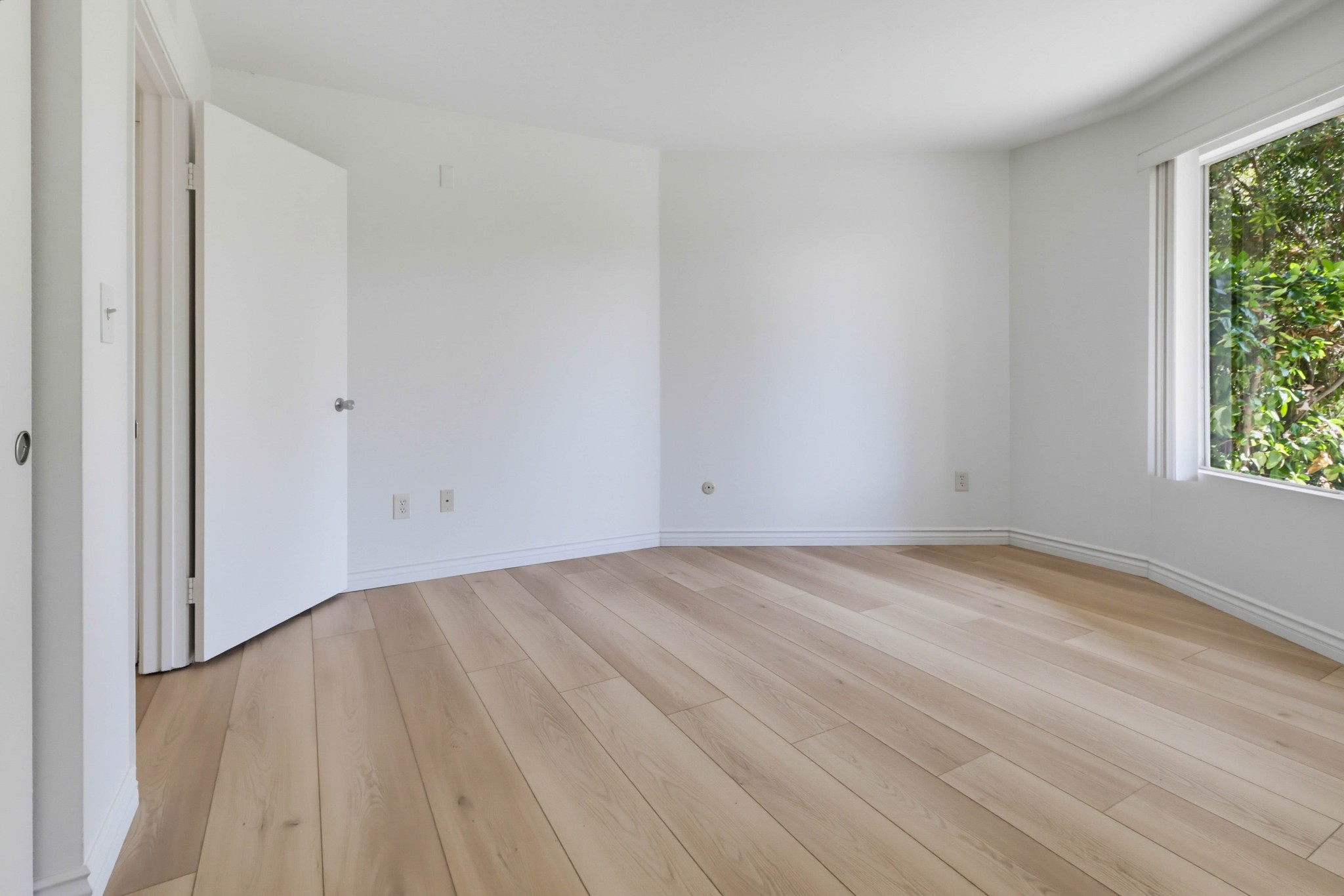 Virtual tour photo 25 of 36 for 5712 Baltimore Dr