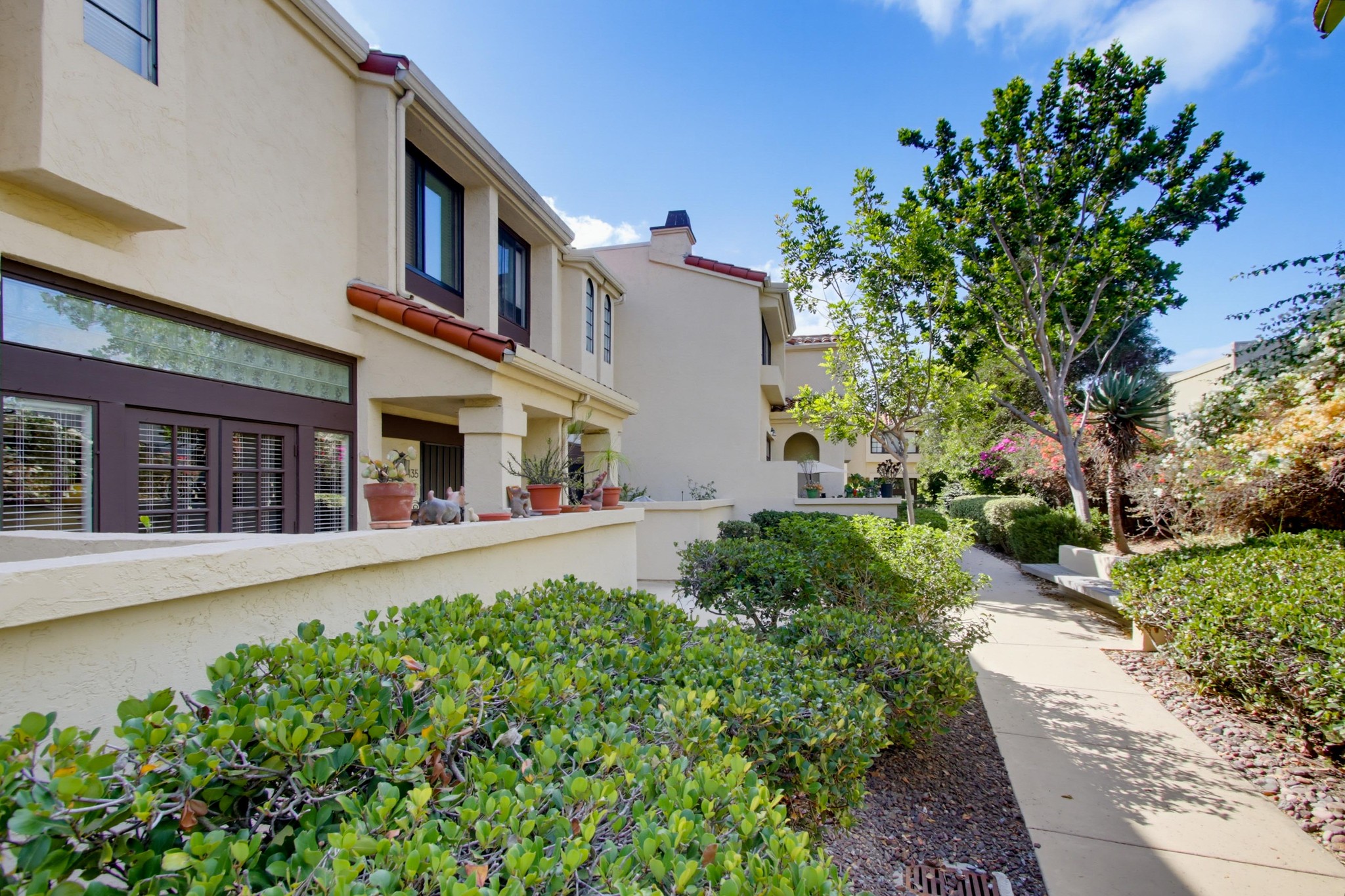 Virtual tour photo 5 of 54 for 5715 Baltimore Dr Unit 135