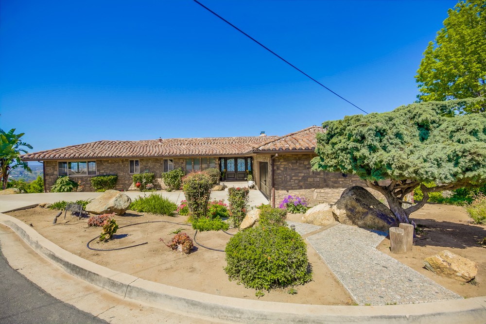 Virtual tour photo 5 of 52 for 5720 Daffodil Ln