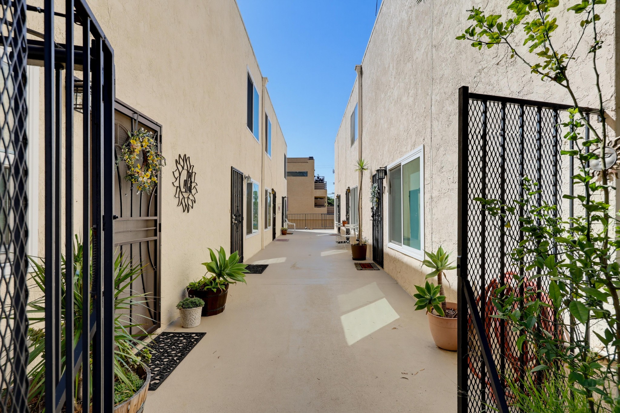 Virtual tour photo 8 of 59 for 5725 Linda Vista Rd Apt 2