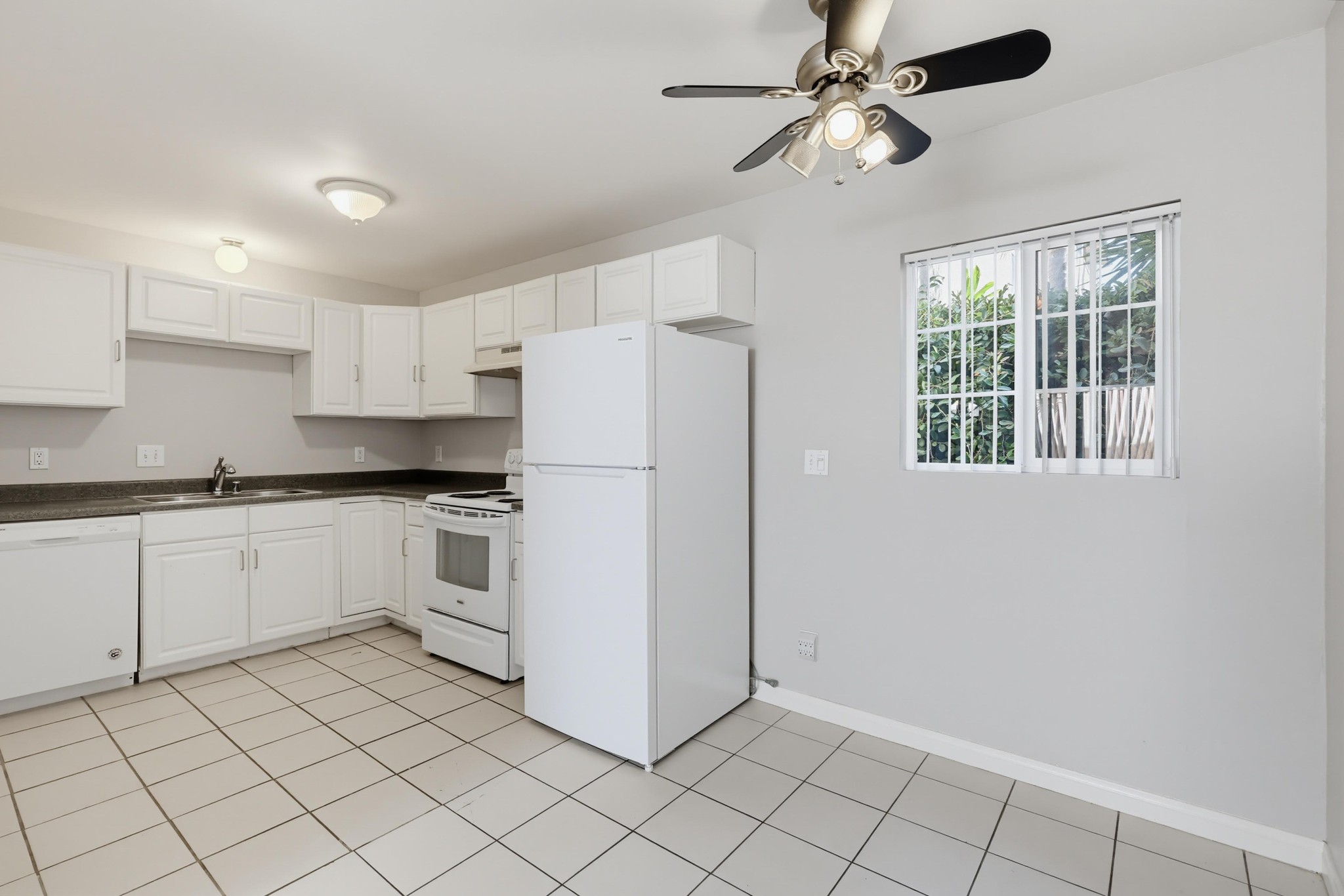 Virtual tour photo 21 of 59 for 5725 Linda Vista Rd Apt 2