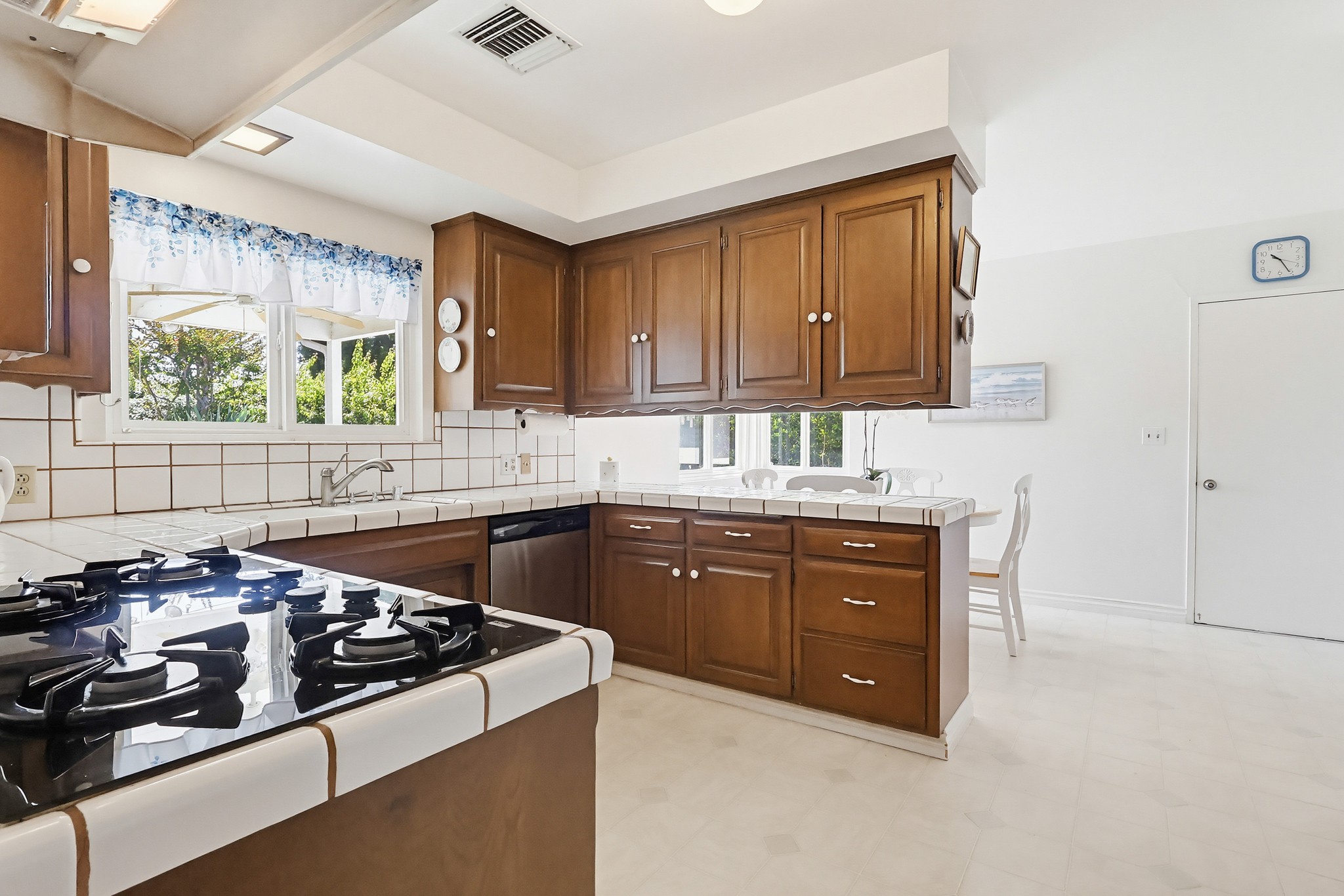 Virtual tour photo 32 of 85 for 5728 Larryan Dr