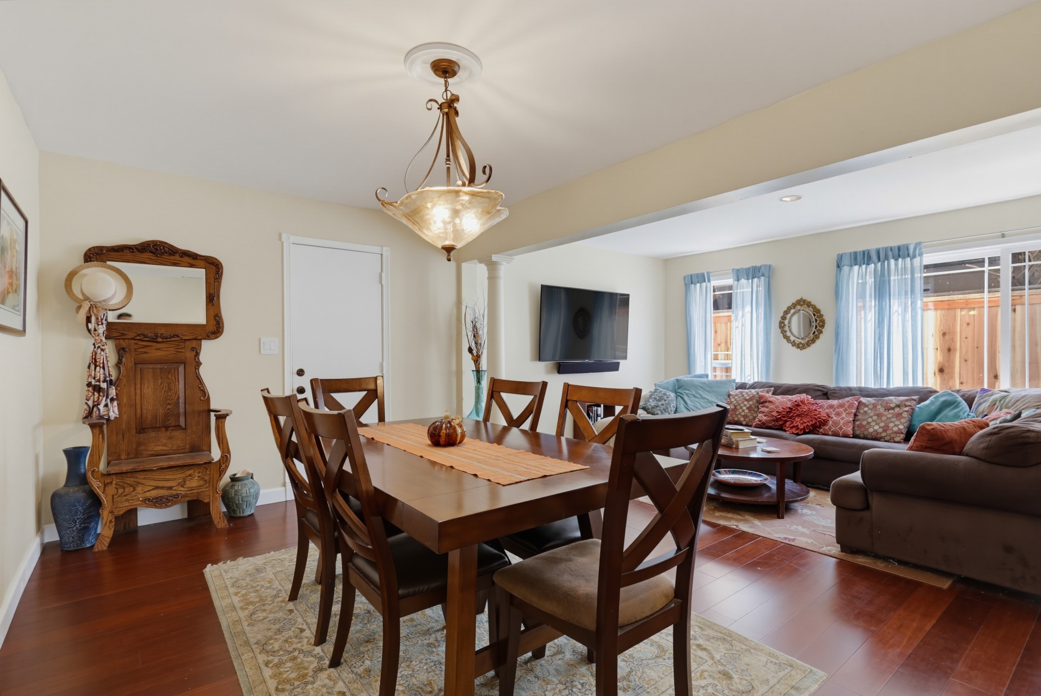 Virtual tour photo 11 of 40 for 5736 Laramie Way