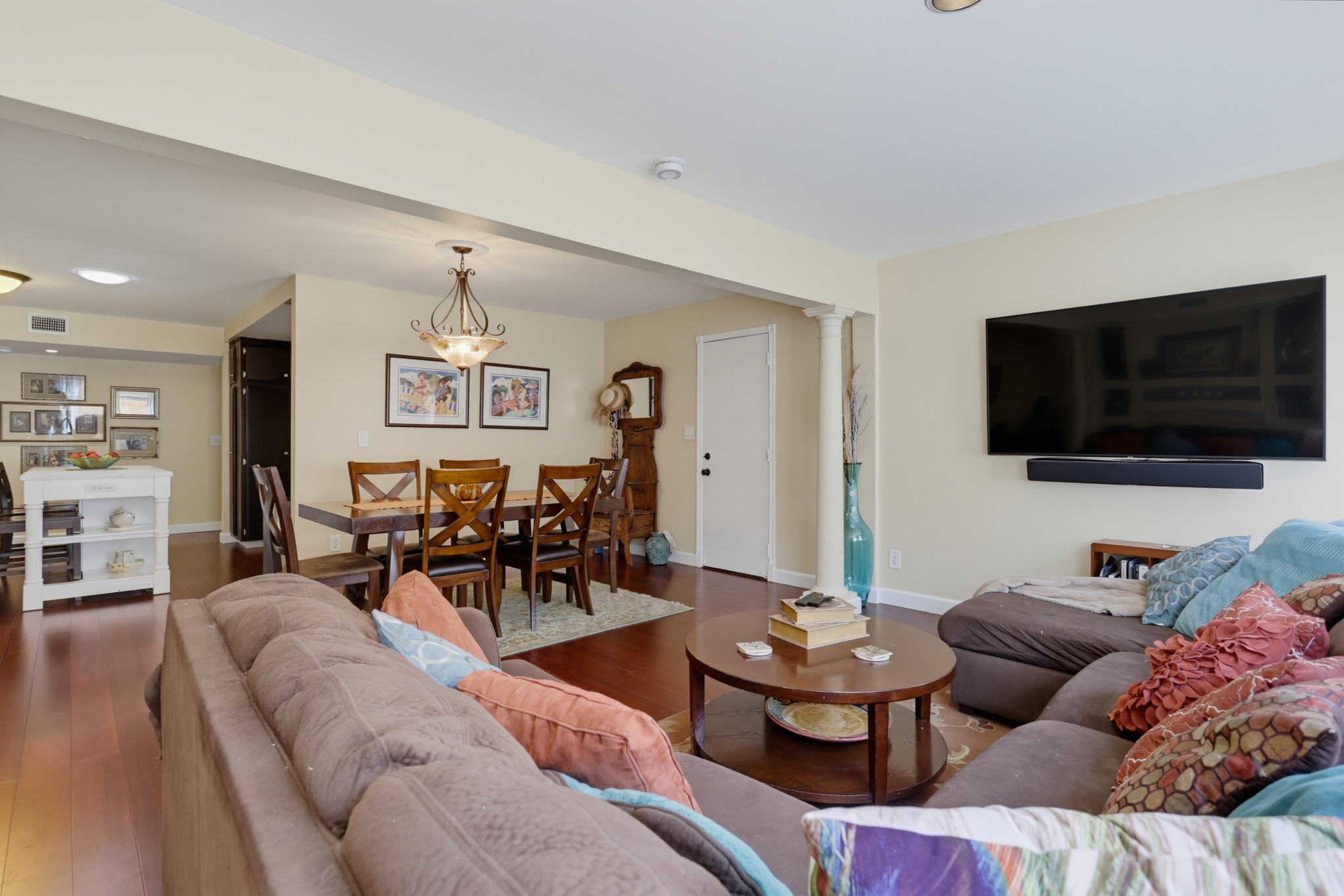 Virtual tour photo 13 of 40 for 5736 Laramie Way