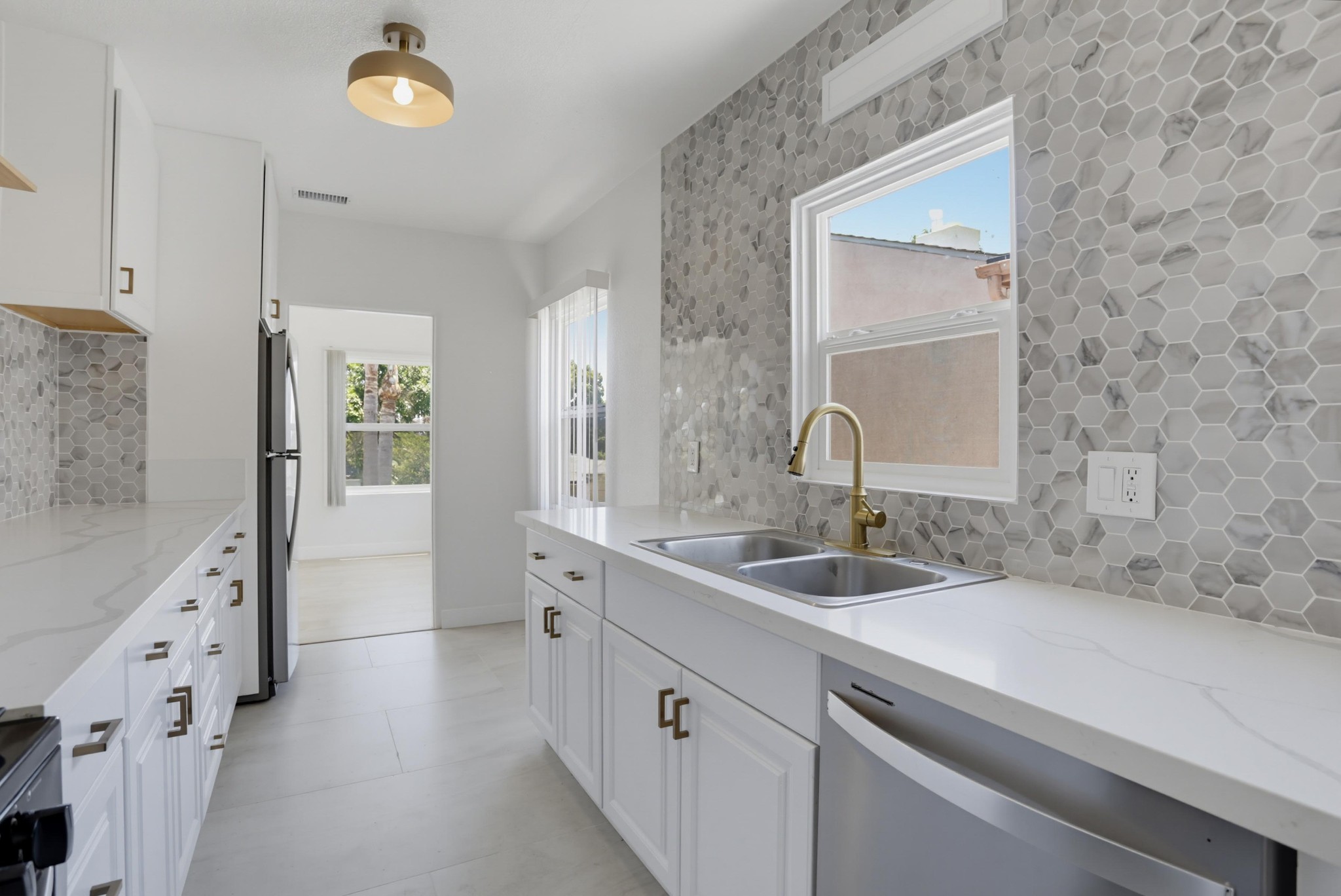 Virtual tour photo 14 of 32 for 5738 Meade Ave