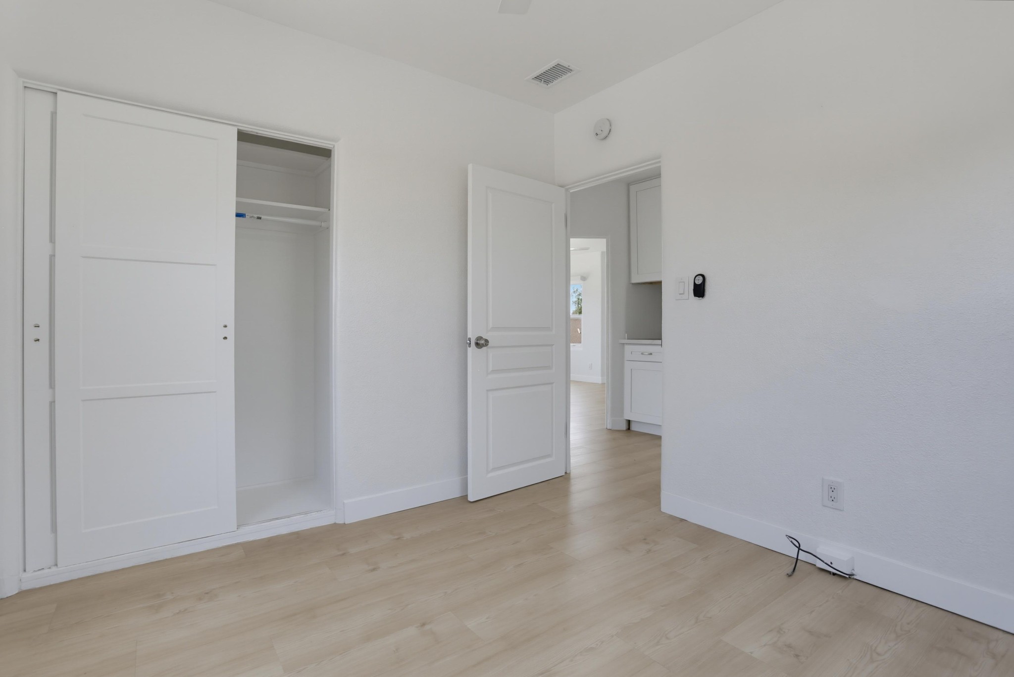 Virtual tour photo 23 of 32 for 5738 Meade Ave