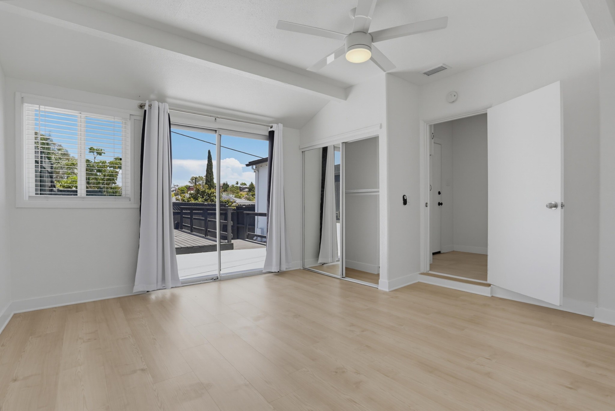 Virtual tour photo 26 of 32 for 5738 Meade Ave
