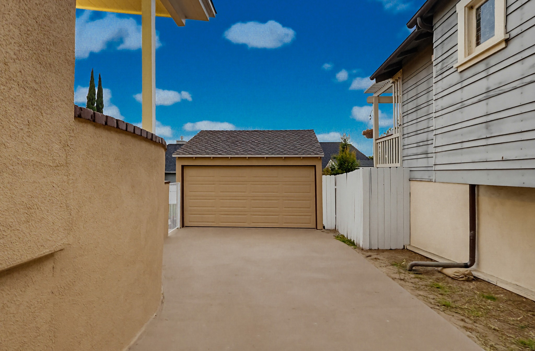 Virtual tour photo 8 of 115 for 5743 Pickering Ave