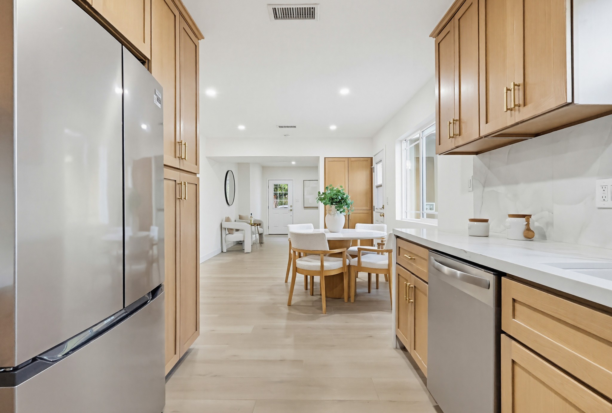 Virtual tour photo 57 of 115 for 5743 Pickering Ave