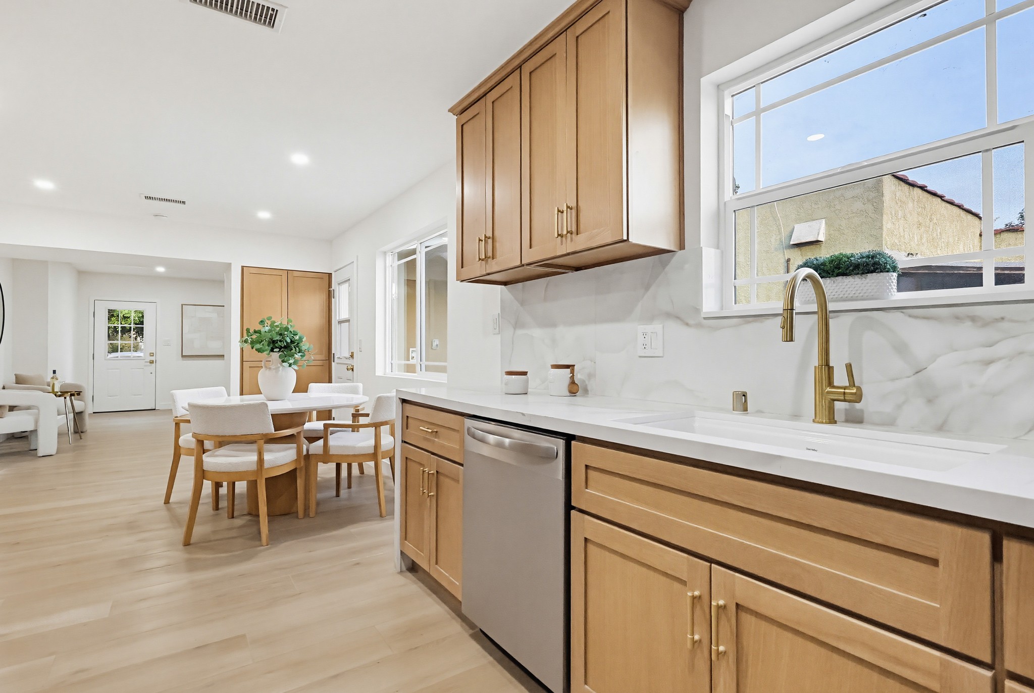 Virtual tour photo 58 of 115 for 5743 Pickering Ave