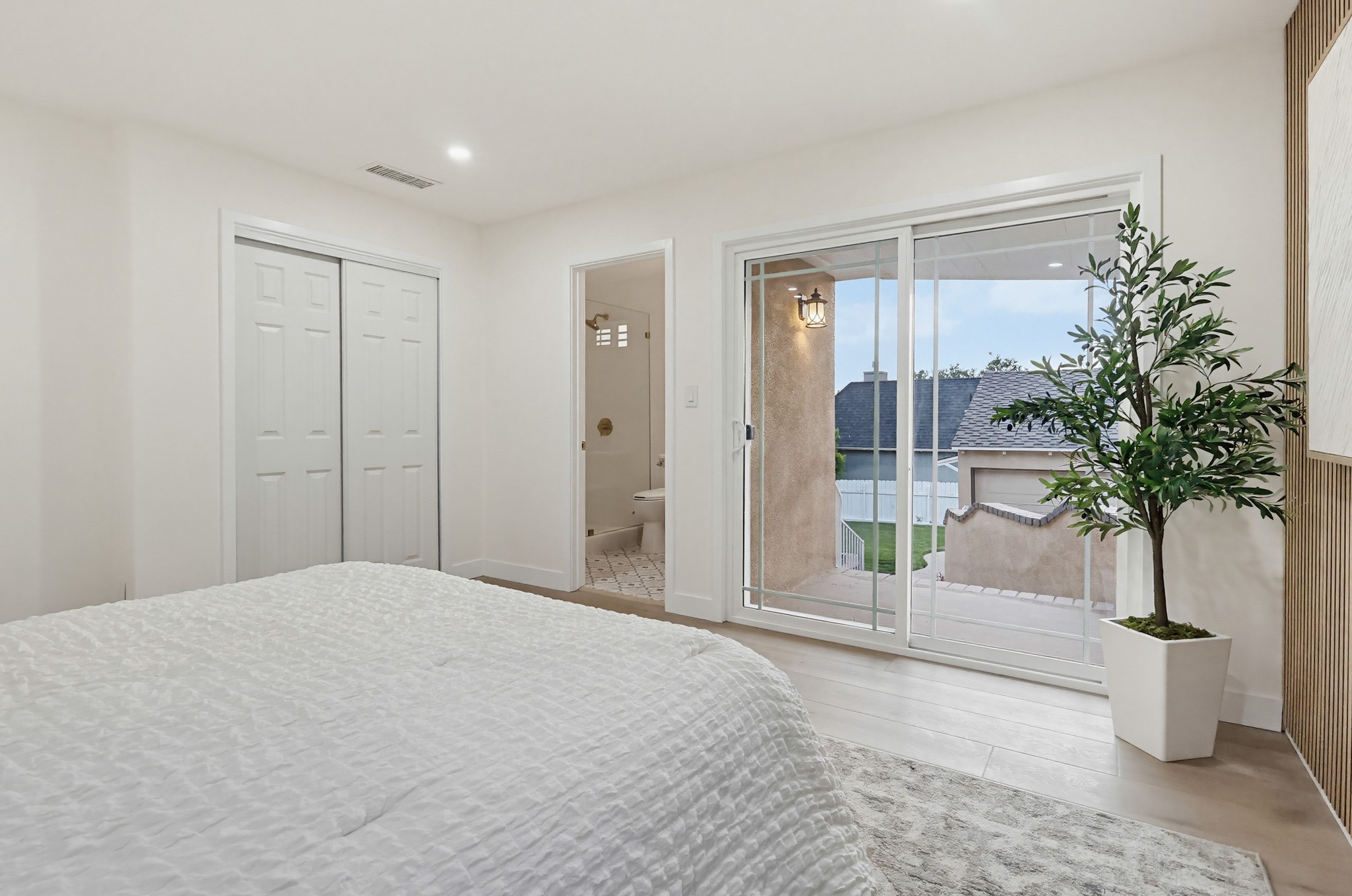 Virtual tour photo 64 of 115 for 5743 Pickering Ave