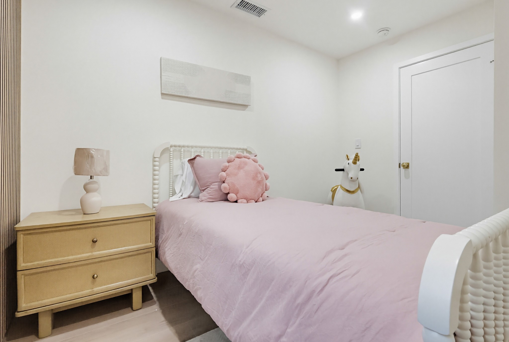 Virtual tour photo 72 of 115 for 5743 Pickering Ave