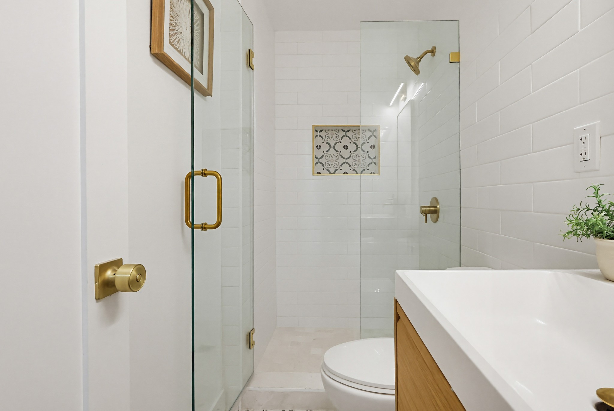 Virtual tour photo 74 of 115 for 5743 Pickering Ave
