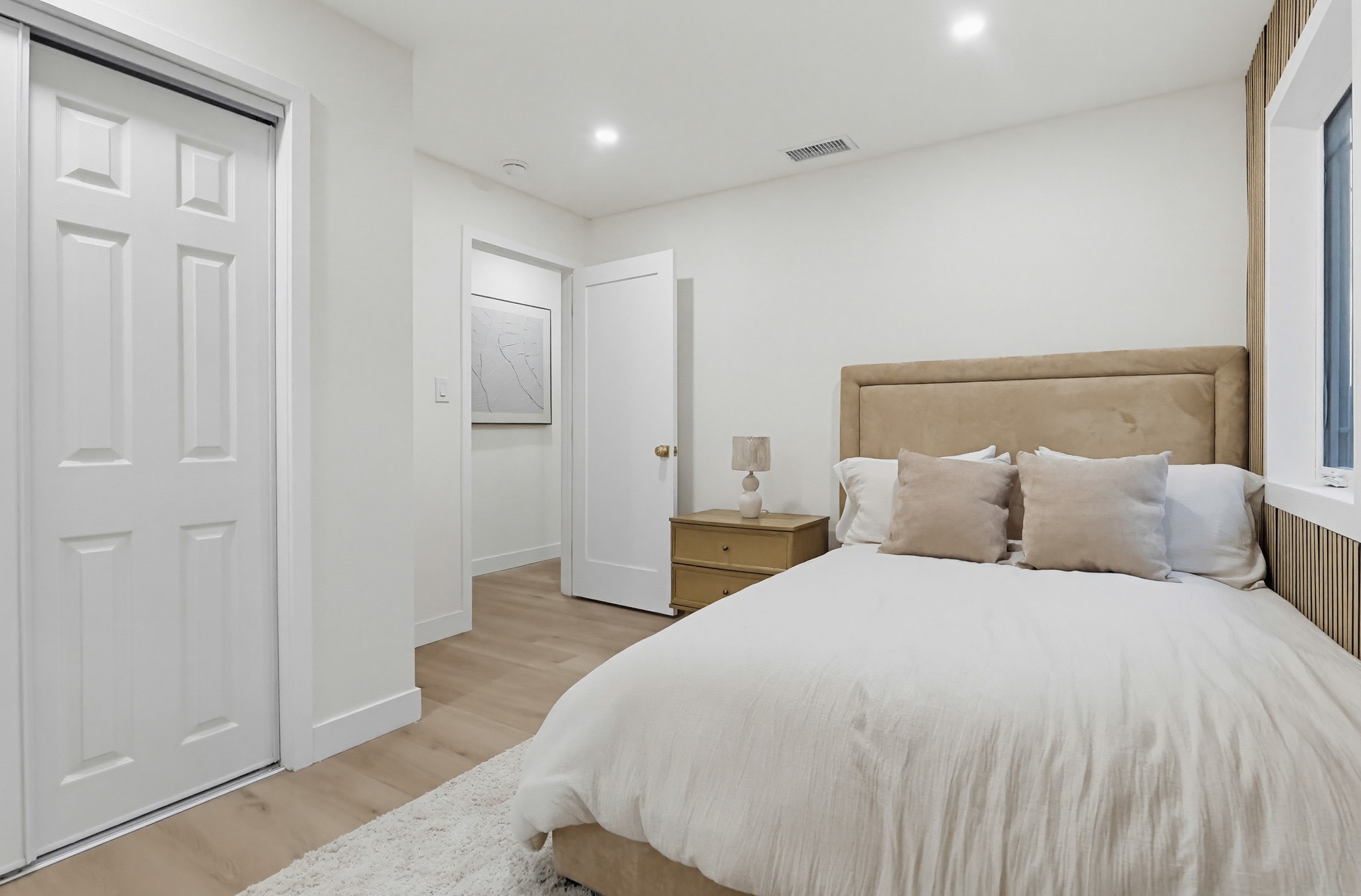 Virtual tour photo 78 of 115 for 5743 Pickering Ave