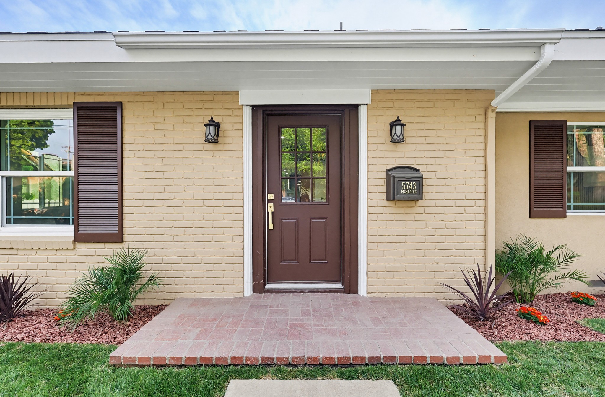 Virtual tour photo 84 of 115 for 5743 Pickering Ave
