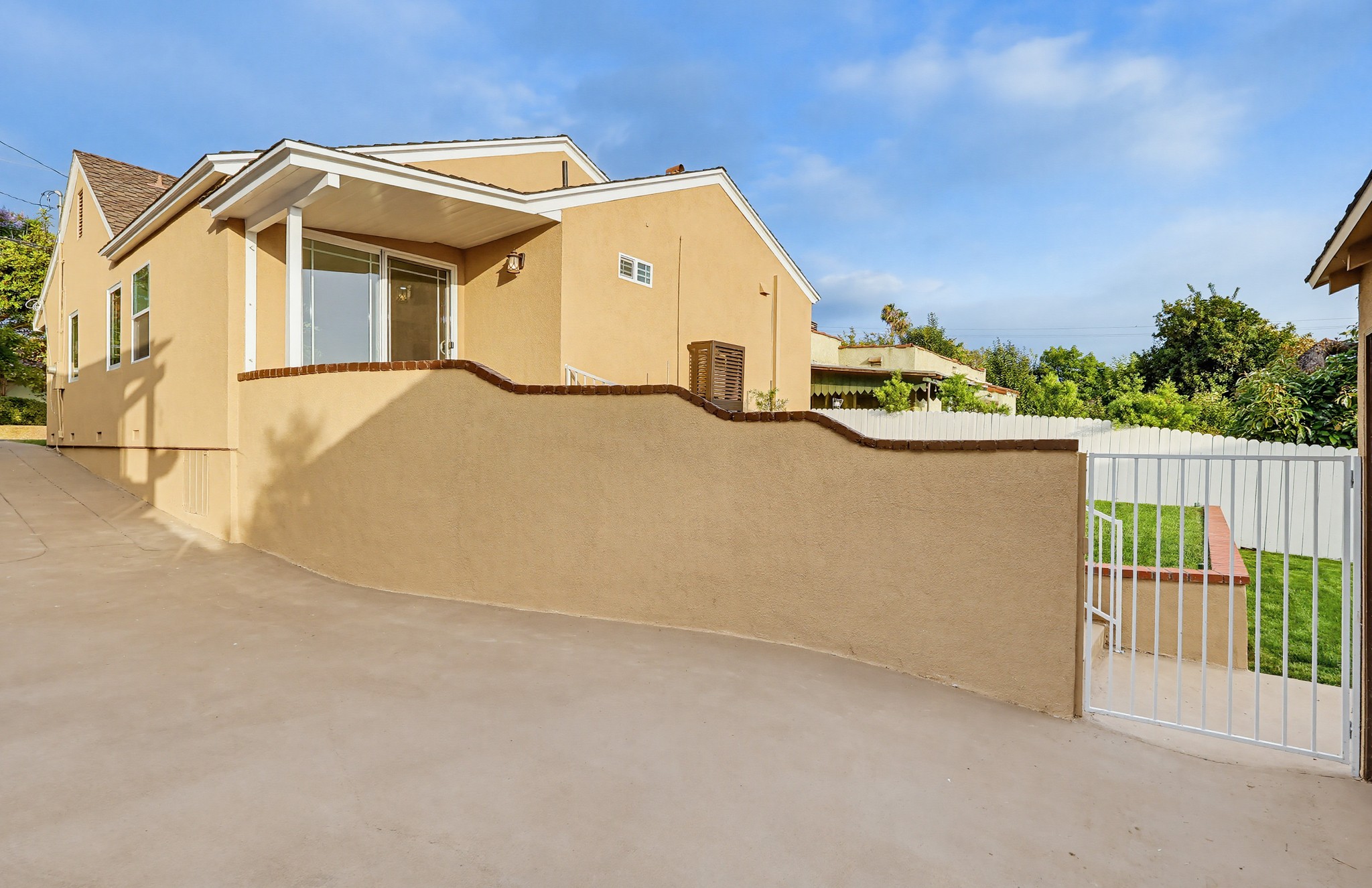 Virtual tour photo 89 of 115 for 5743 Pickering Ave