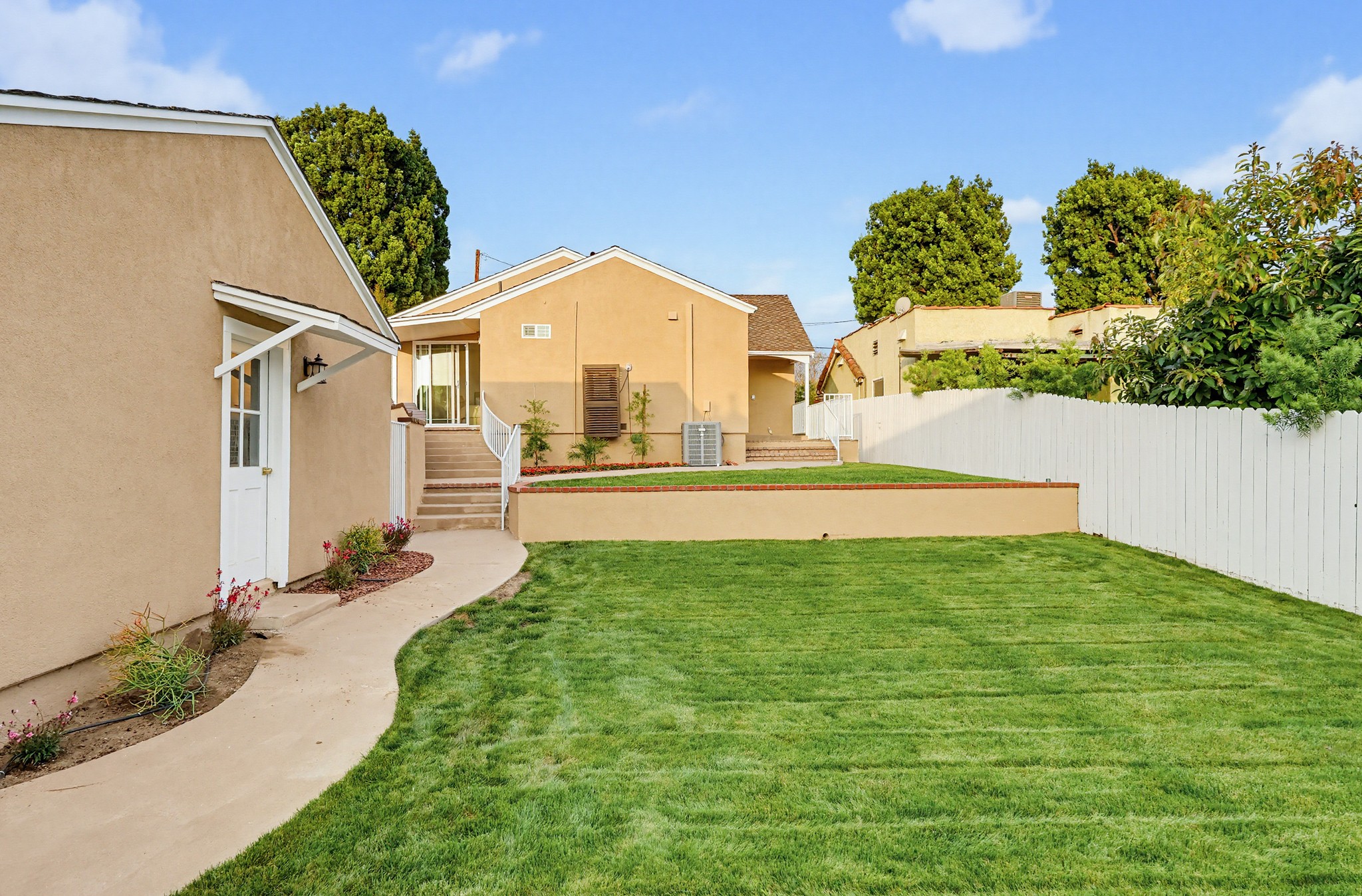 Virtual tour photo 112 of 115 for 5743 Pickering Ave