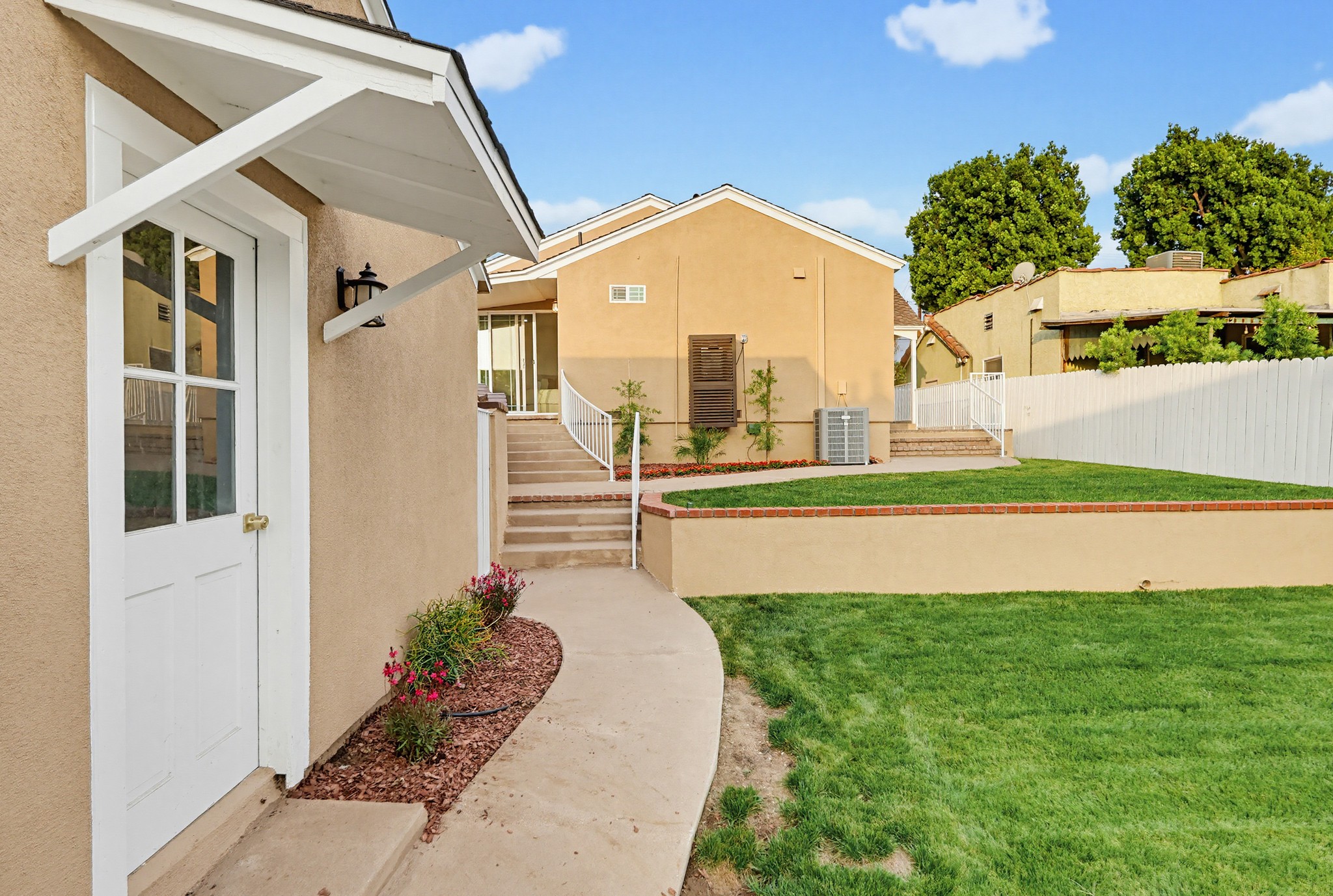 Virtual tour photo 114 of 115 for 5743 Pickering Ave