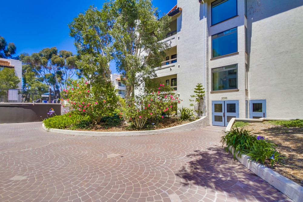 Virtual tour photo 3 of 36 for 5745 Friars Road #83
