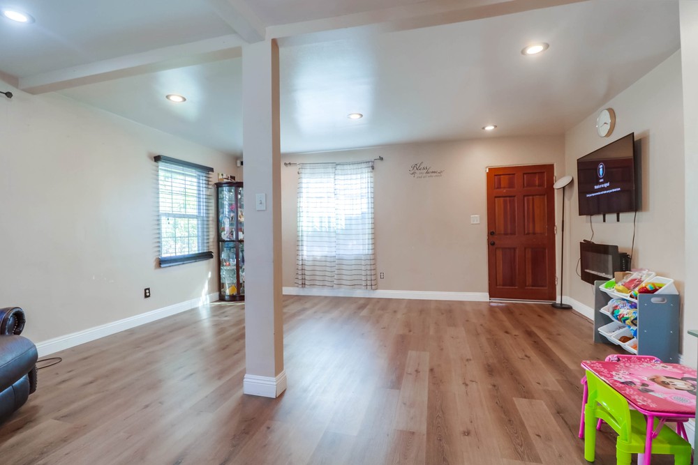 Virtual tour photo 9 of 35 for 5746 Market St