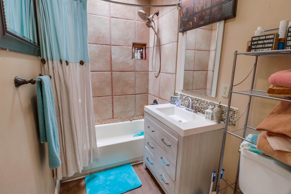 Virtual tour photo 19 of 35 for 5746 Market St